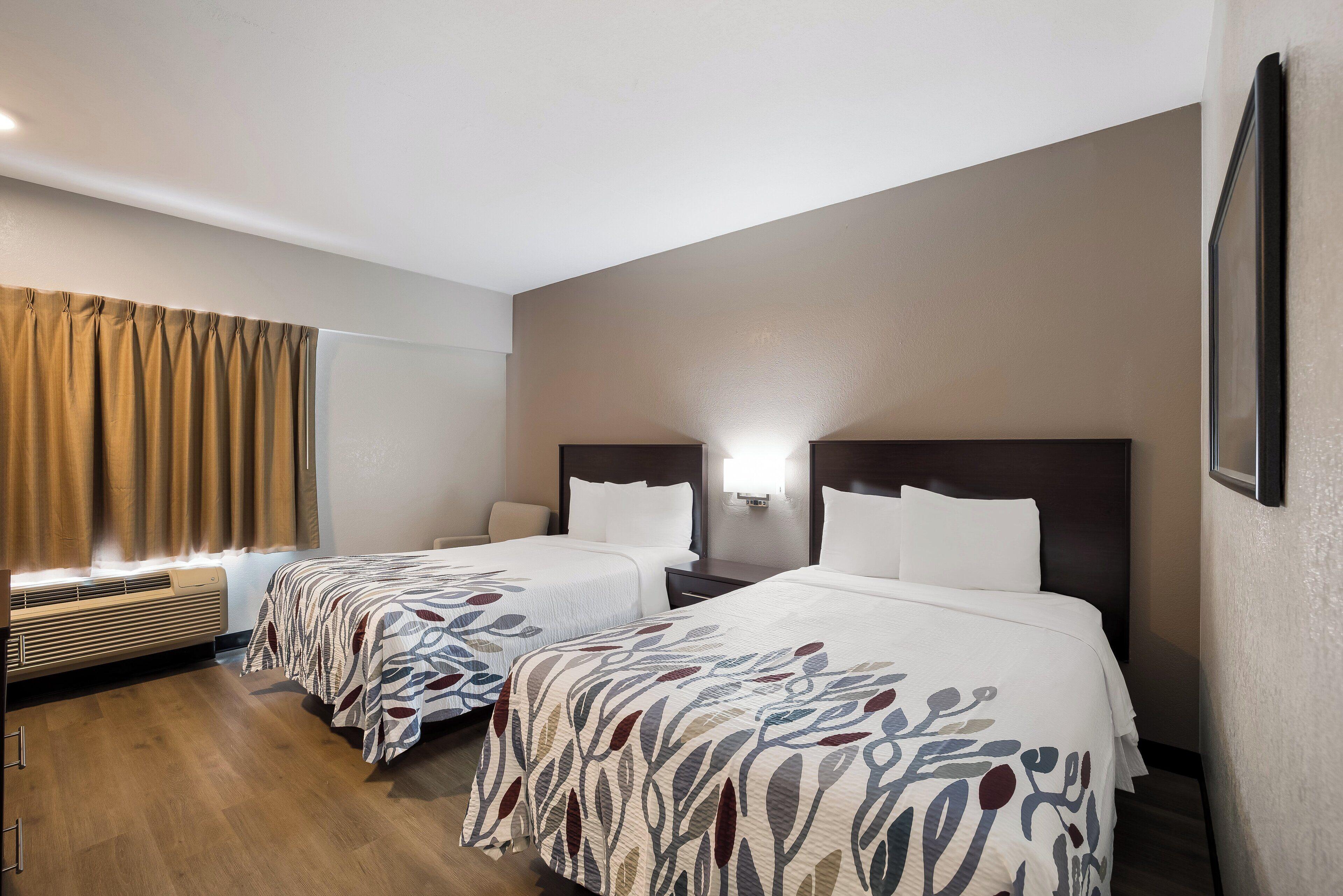 Deluxe Room Two Double Beds Smoke