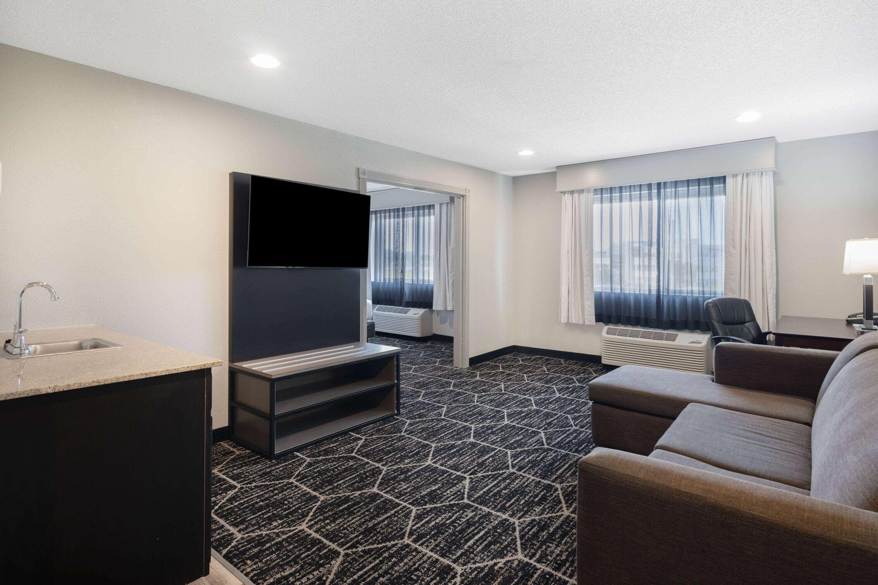 Deluxe Family Suite Non-Smoking