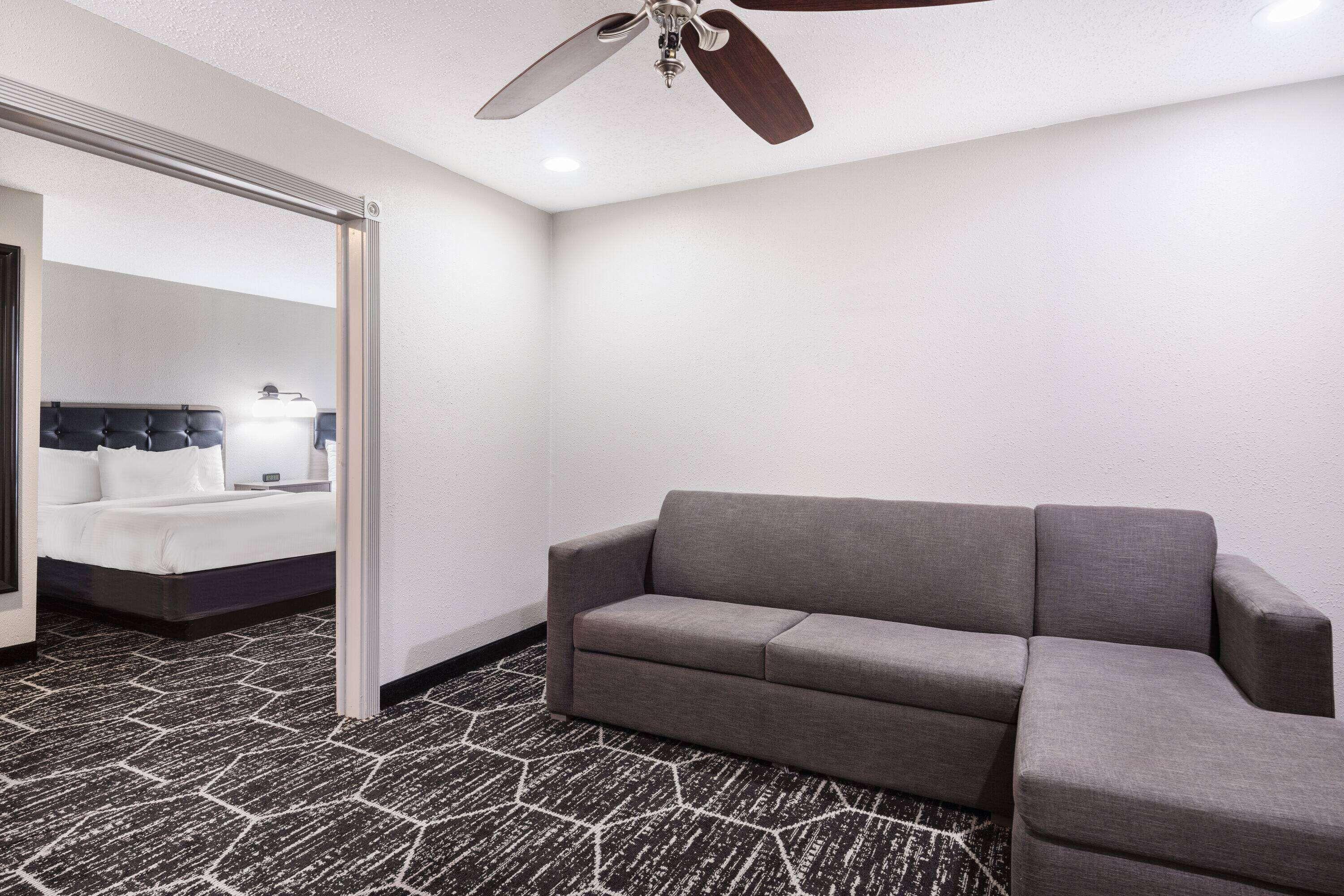 Deluxe Family Suite Non-Smoking