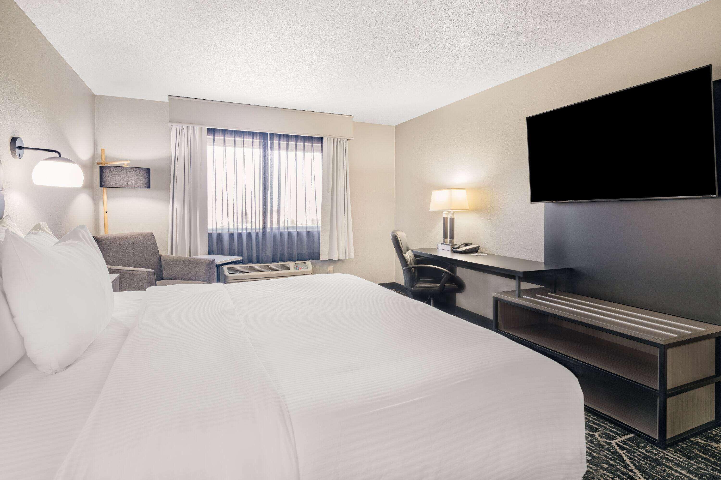King Room Mobility Access or Non-Smoking