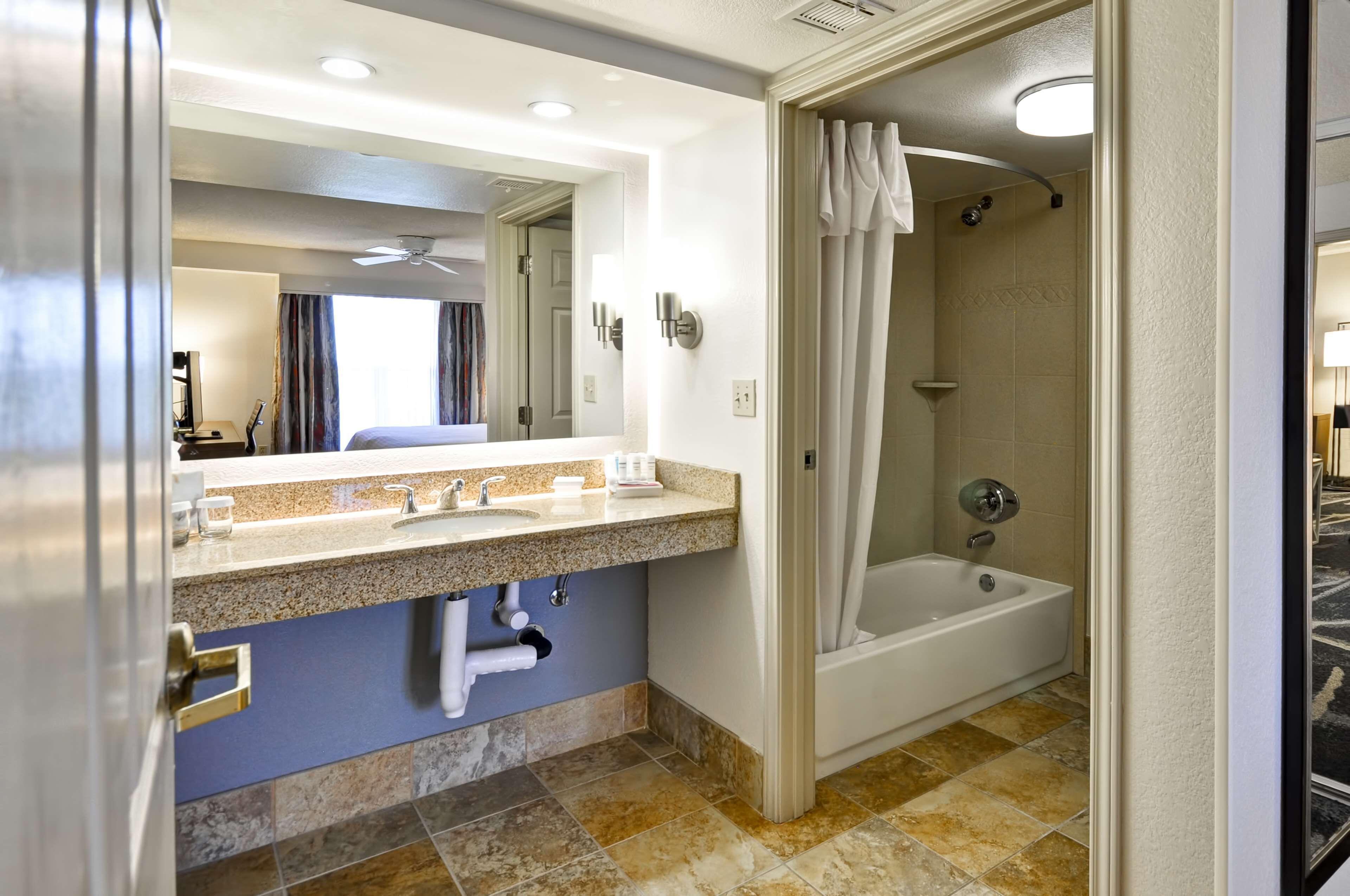 Two-Bedroom Suite One King Two Double Beds Non-Smoking