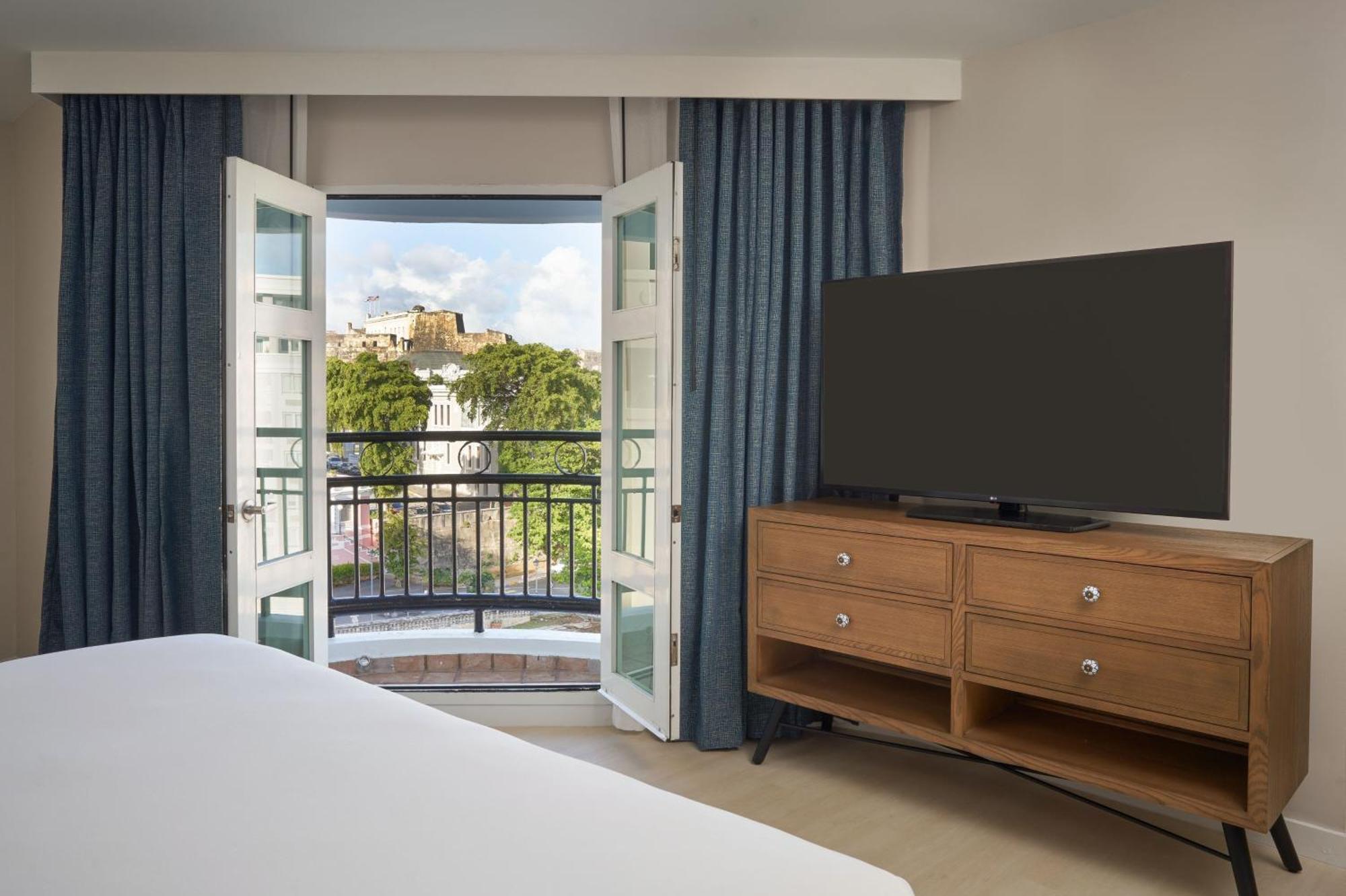 One-Bedroom Junior Suite