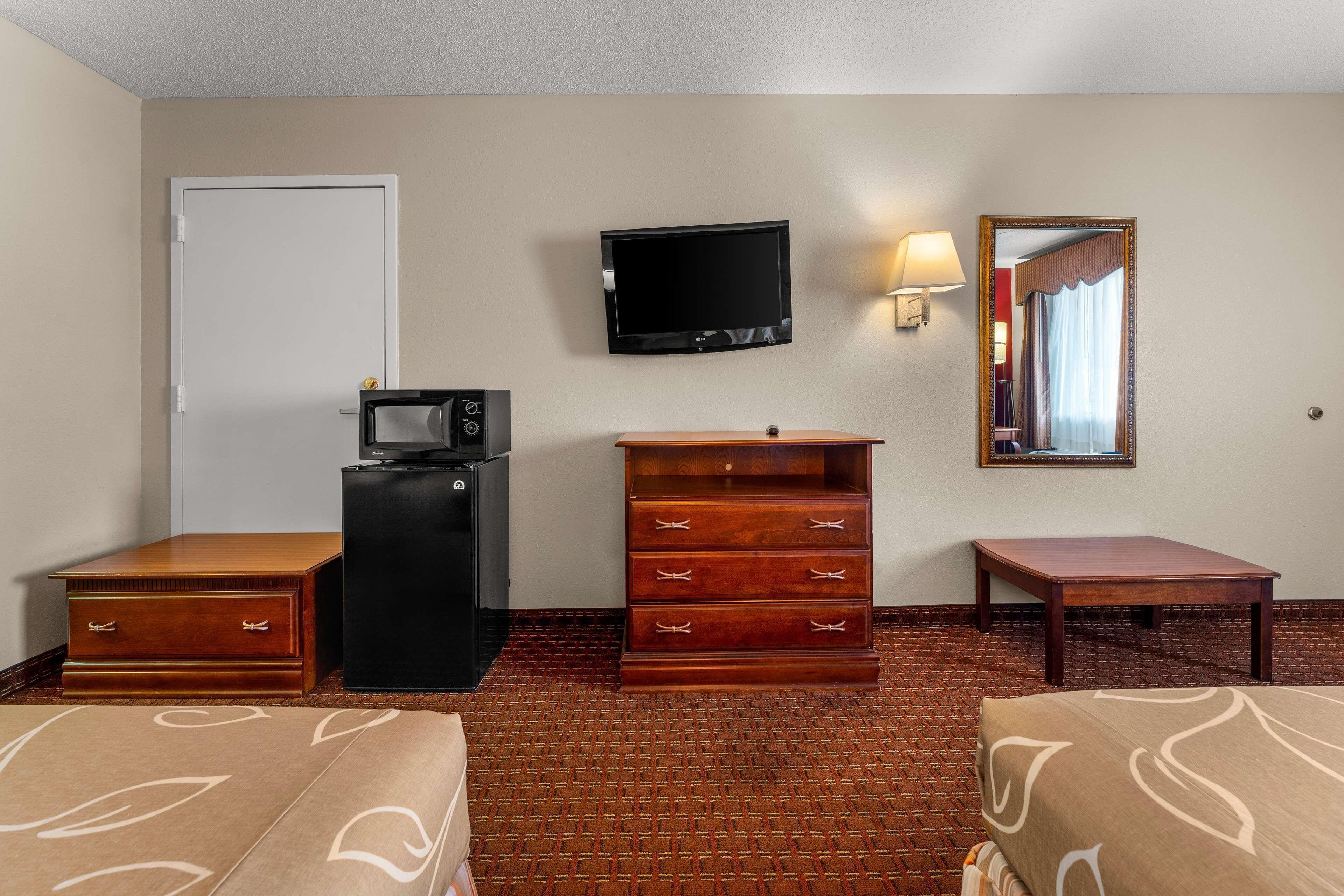Queen Room Two Queen Beds