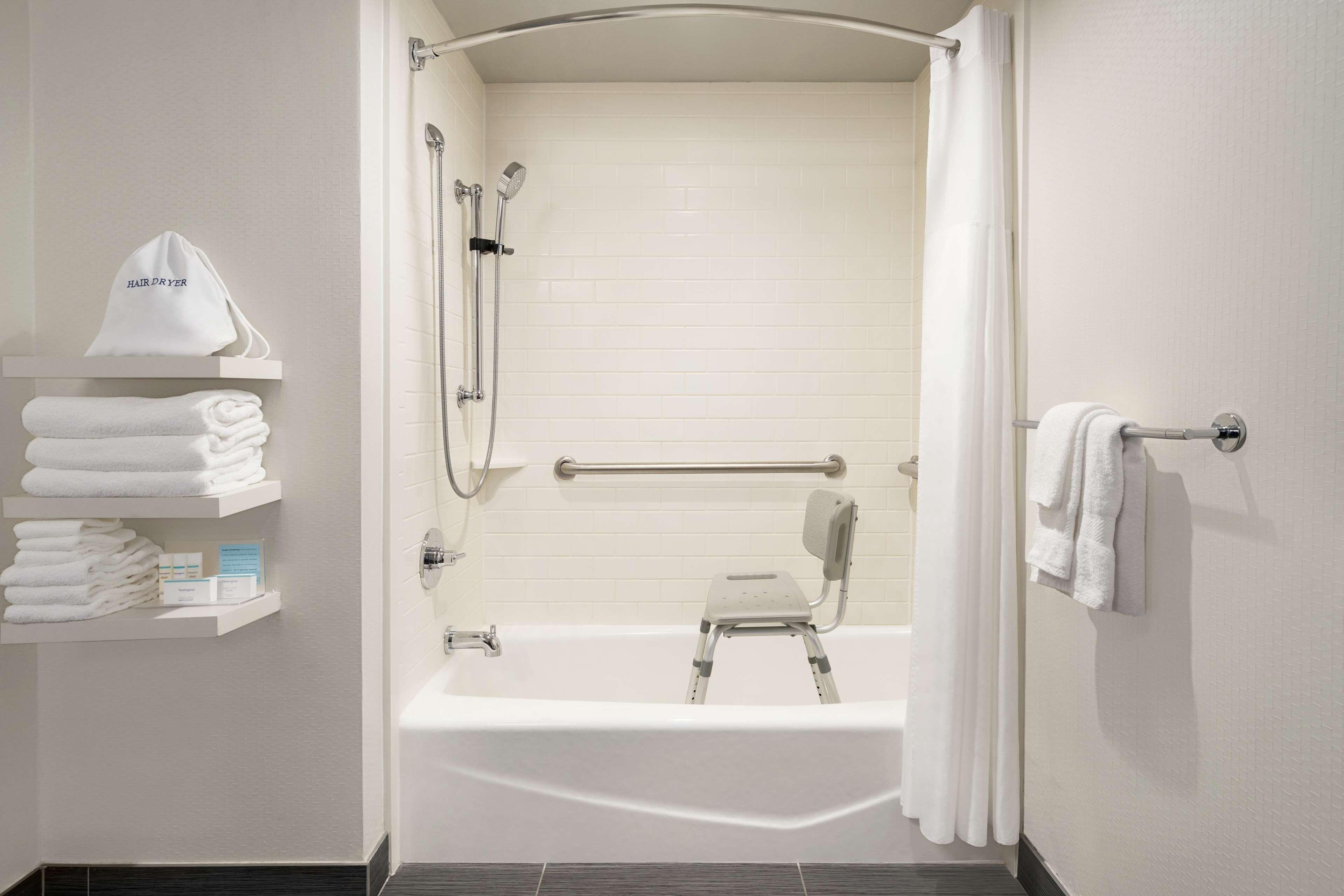 King Room Accessible Tub Mobility Hearing Access