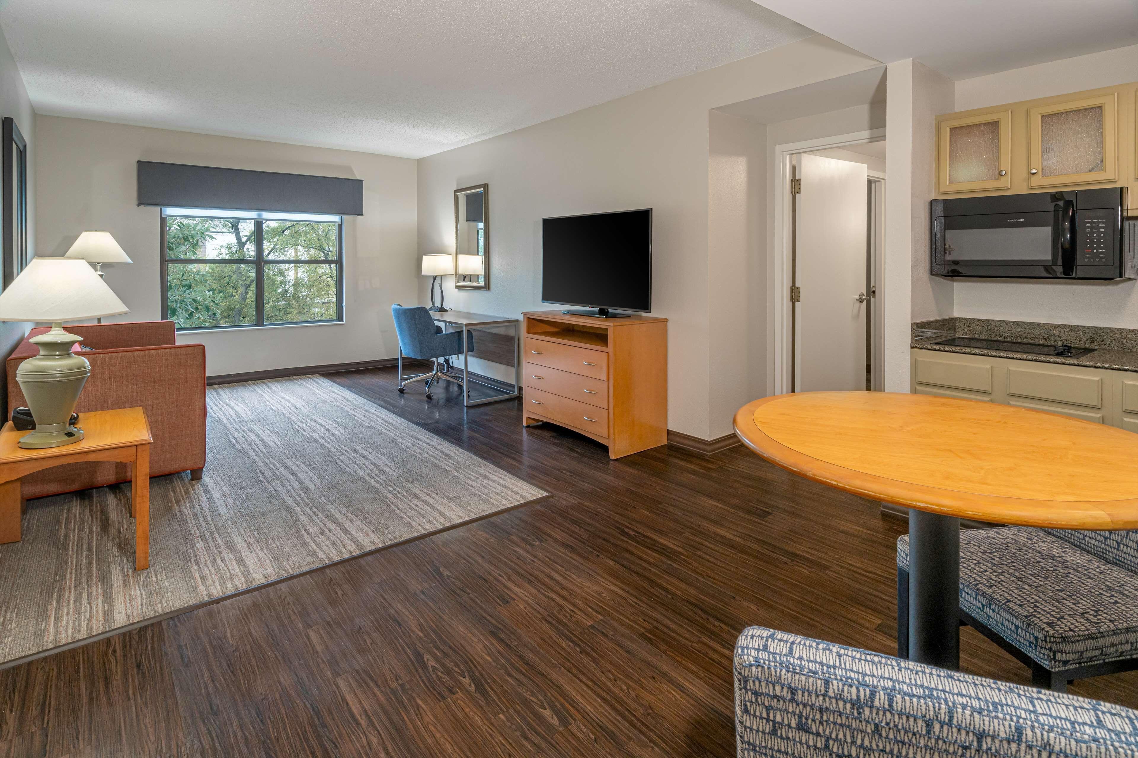 One-Bedroom King Suite Kitchen