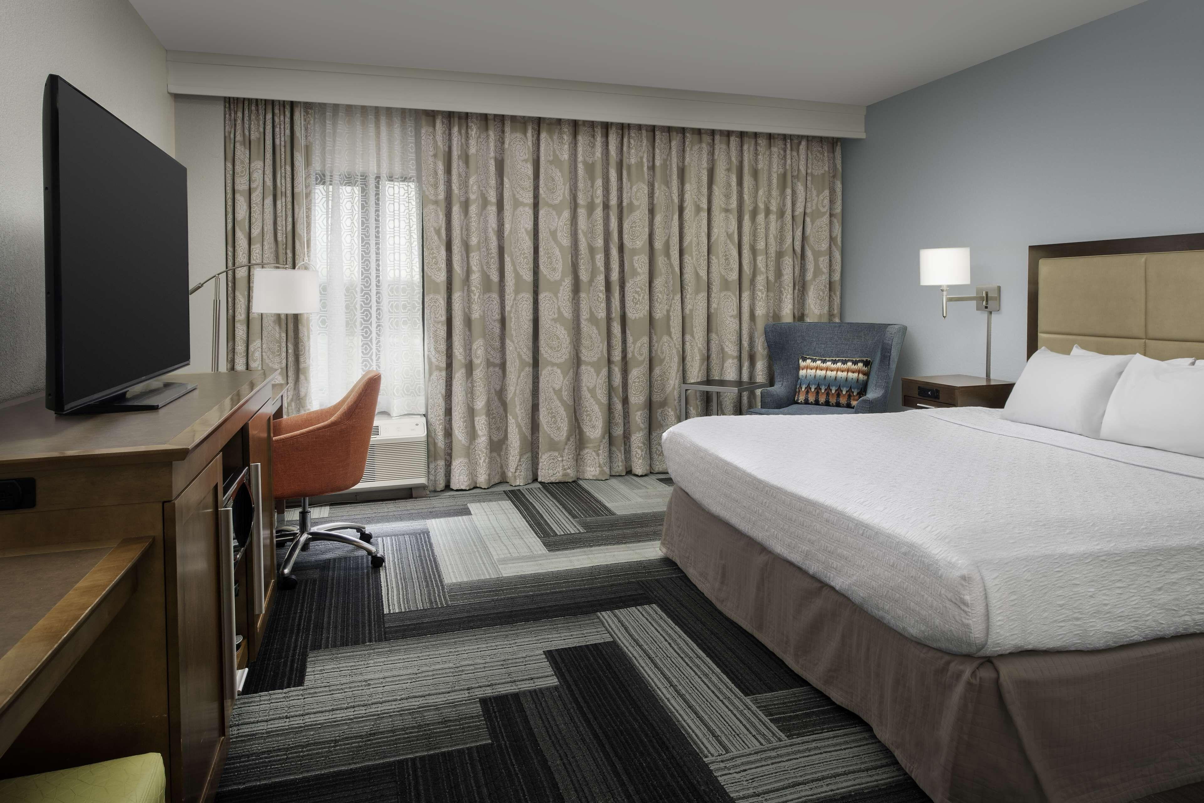 King Room Roll Shower Mobility Hearing Access or Non-Smoking