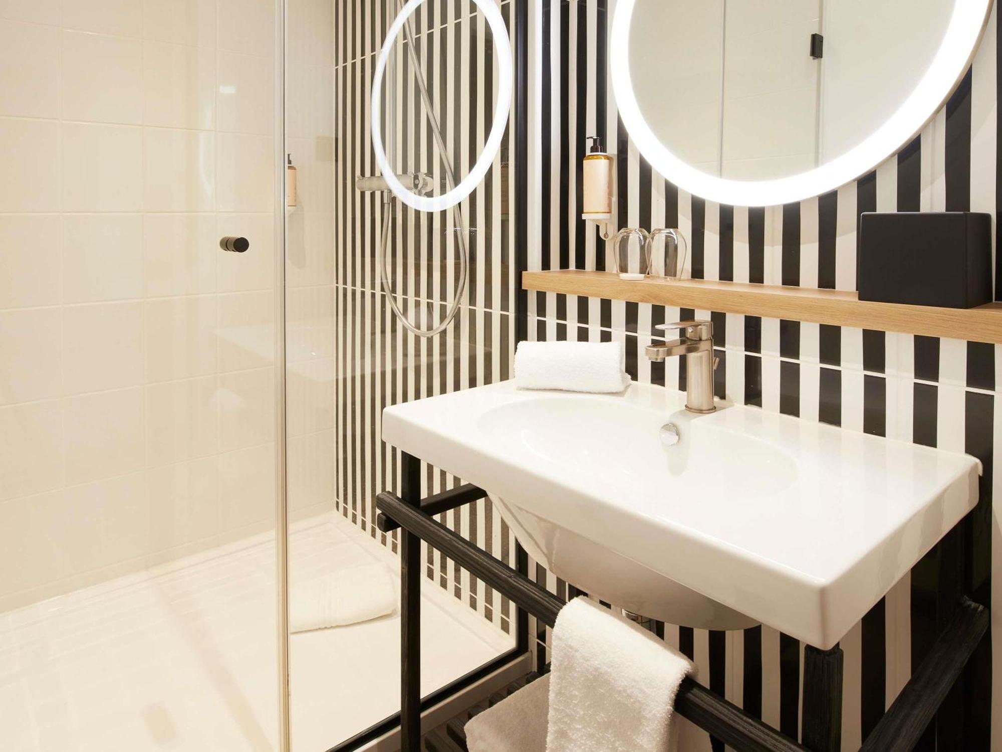 Single Capsule Room