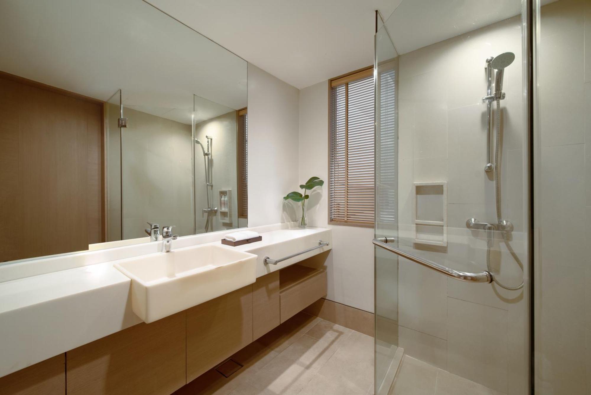 Deluxe Skyline Room