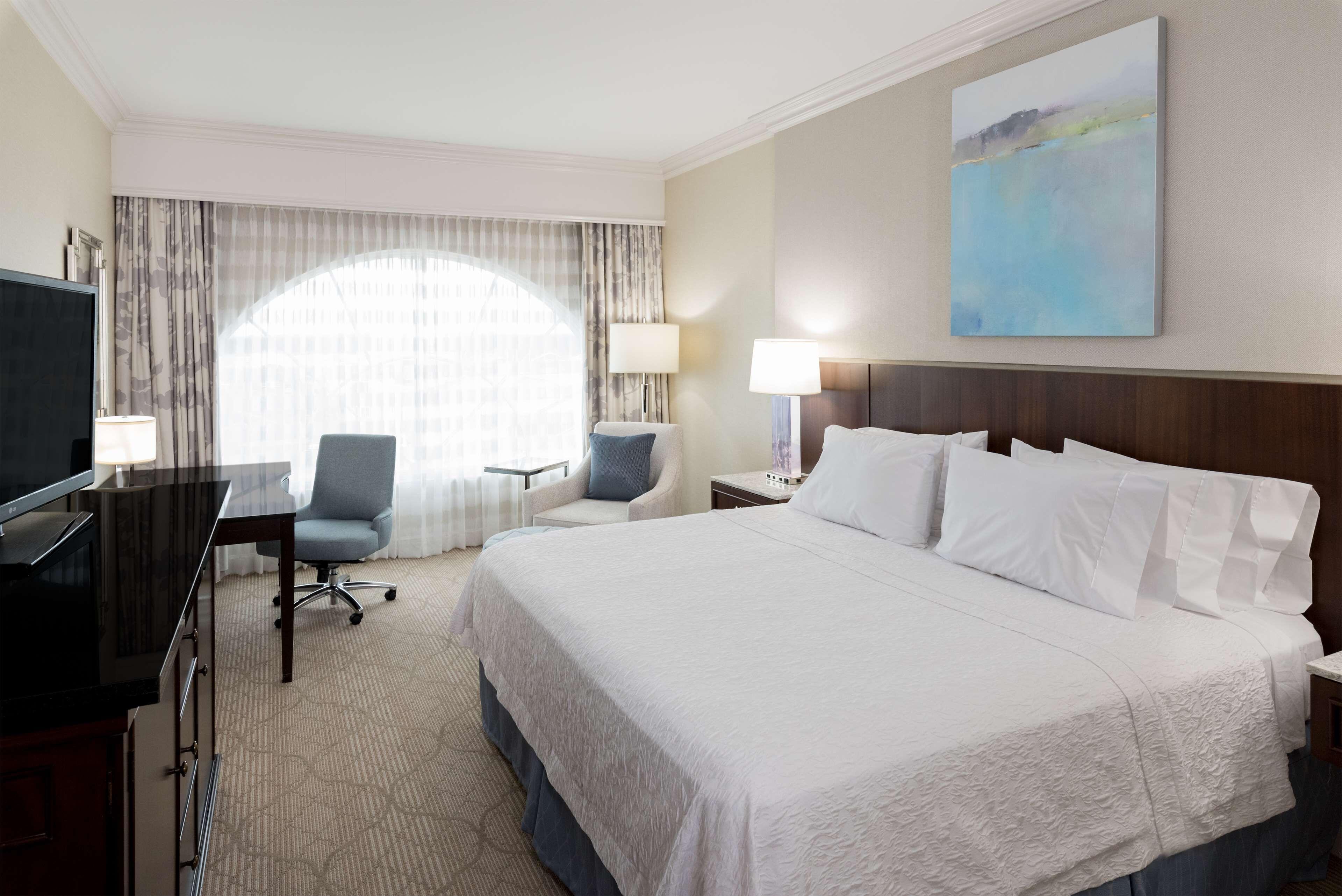 Non-Smoking Executive King Room