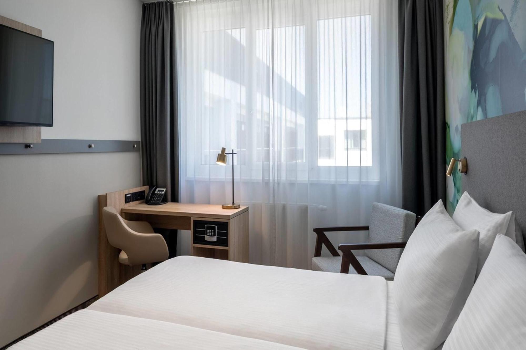 Standard Twin Room Kitchenette Non-Smoking