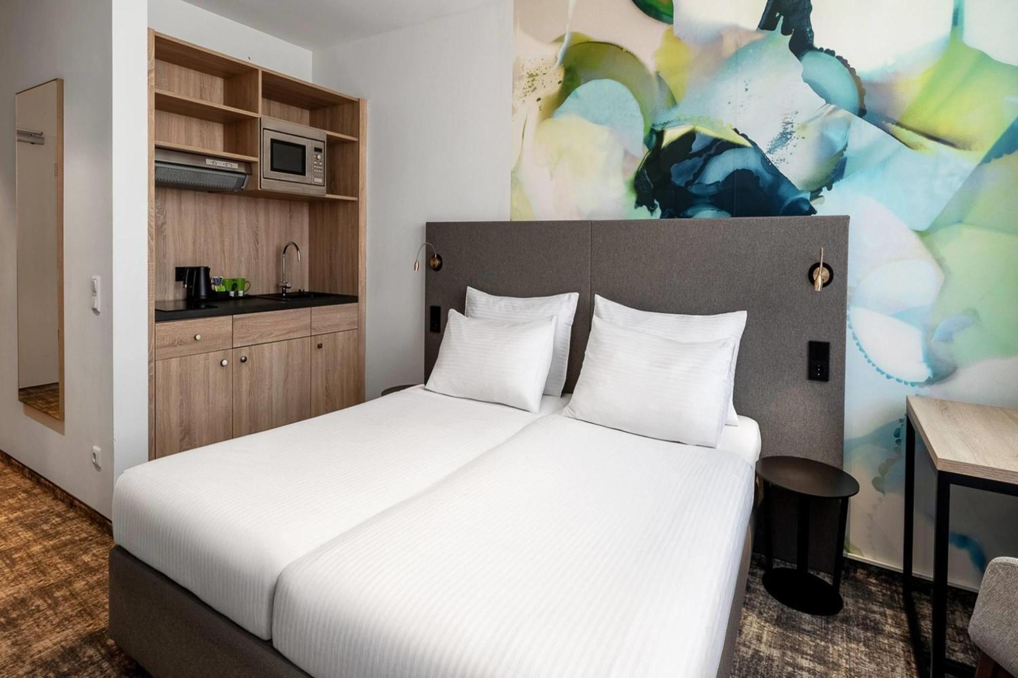 Standard Twin Room Kitchenette Non-Smoking