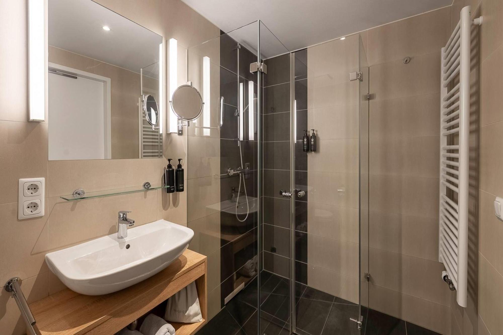 King Size Double Room Non-Smoking