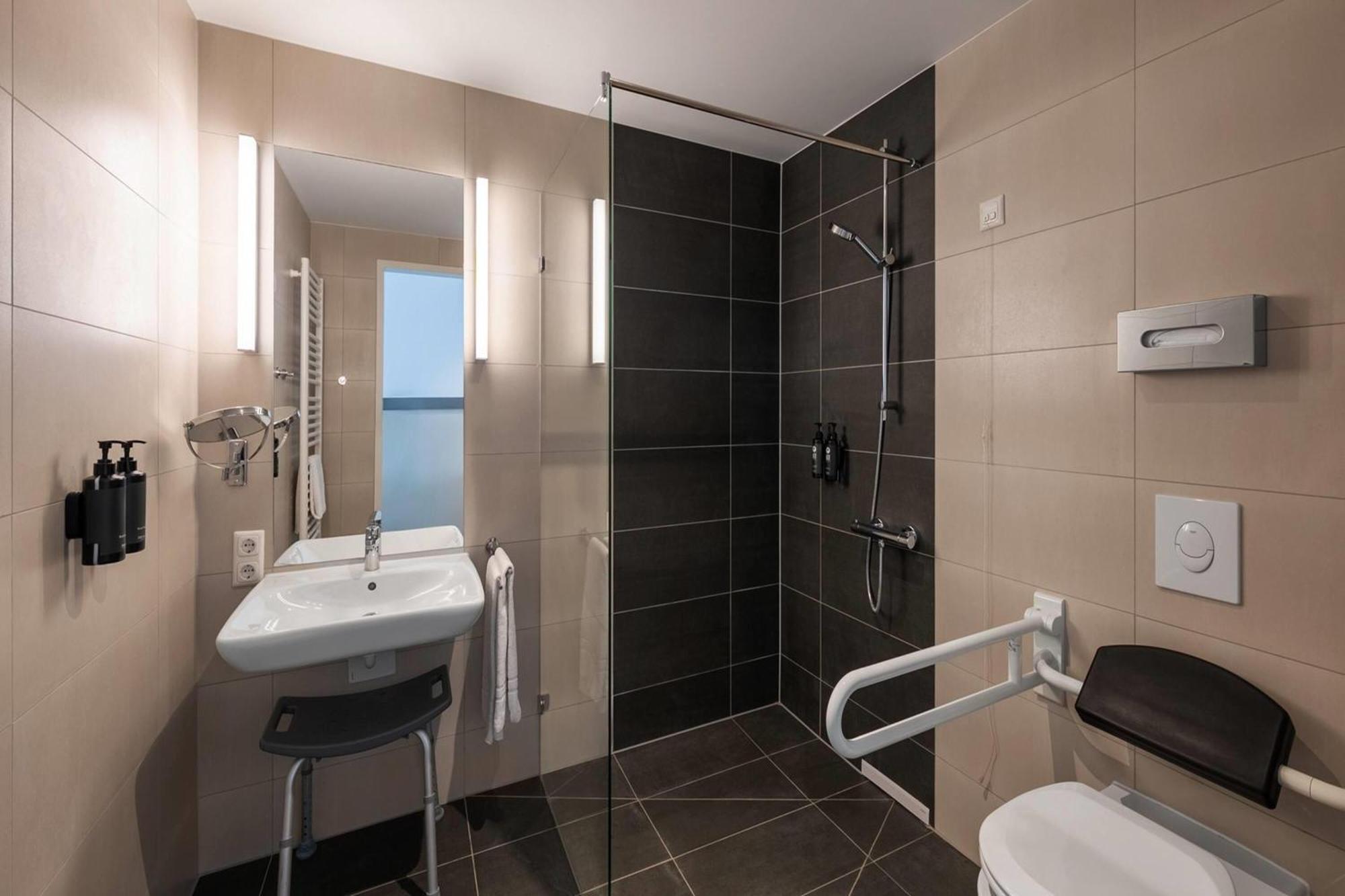 Standard Twin Room Accessible or Non-Smoking