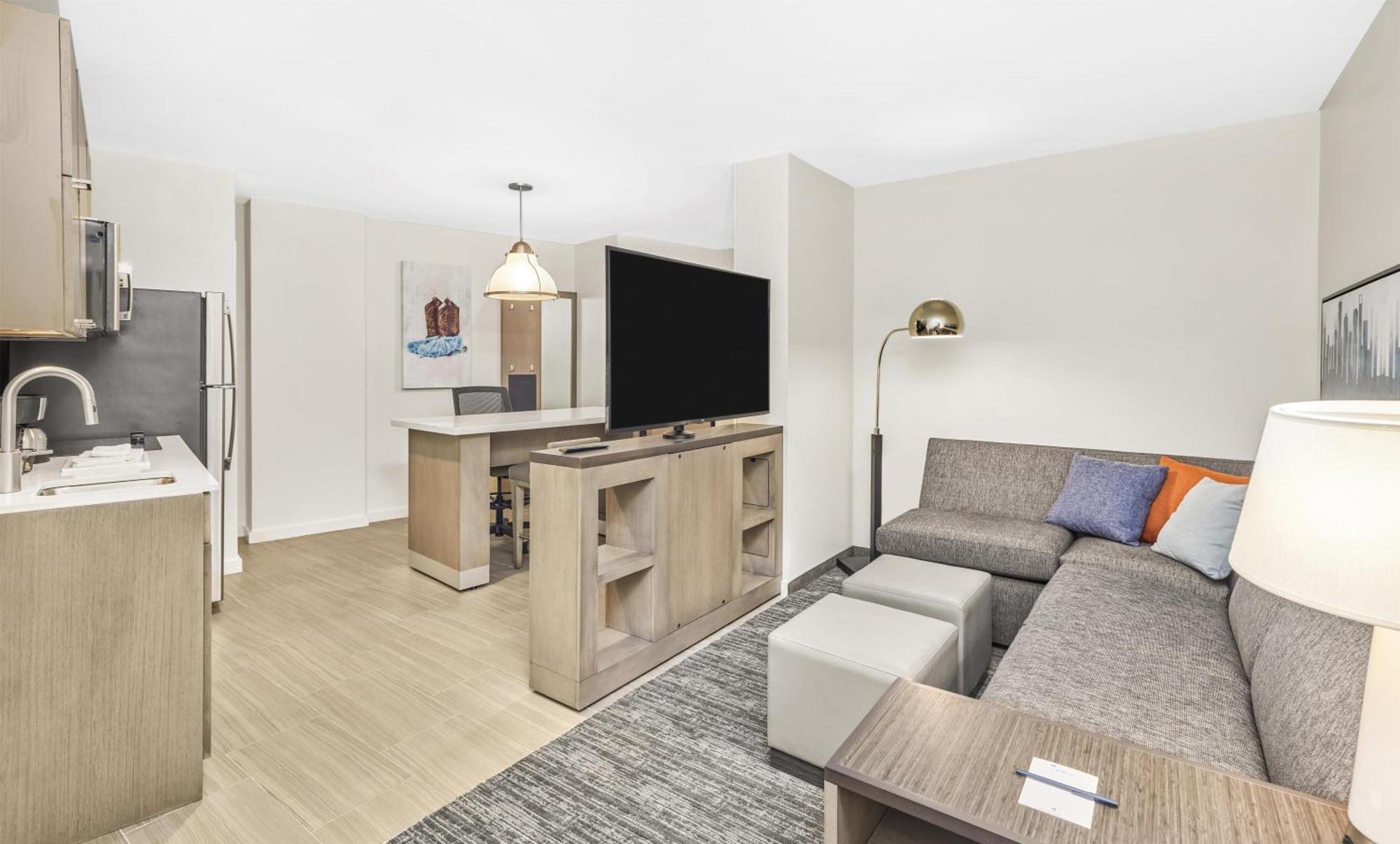 One-Bedroom King Suite Panoramic View