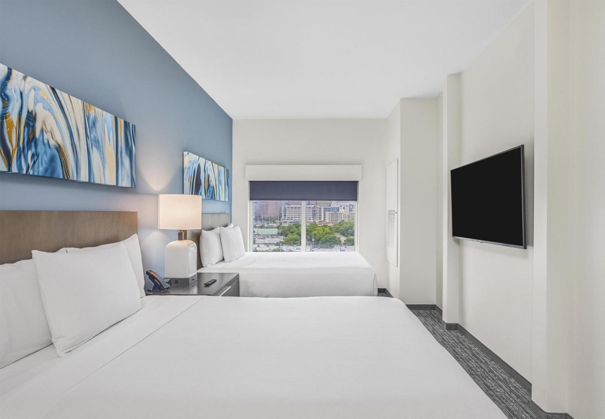One Bedroom Kitchen Suite Two Queen Beds Sofa Bed