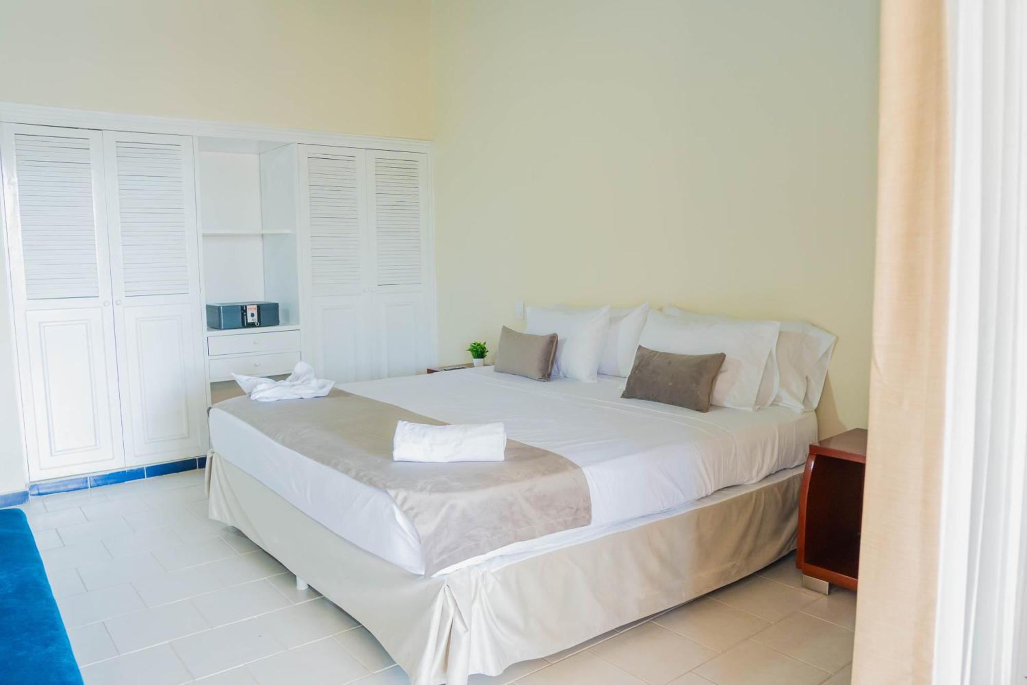 Superior One-Bedroom Apartment