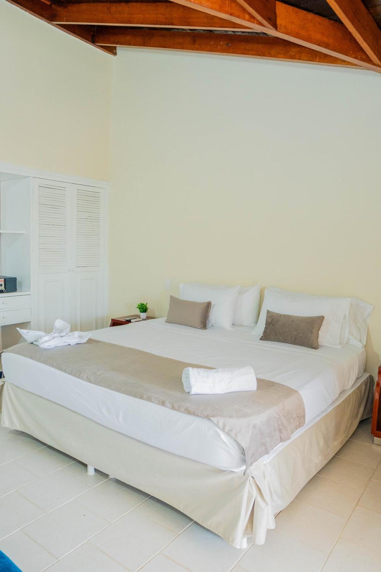 Superior One-Bedroom Apartment