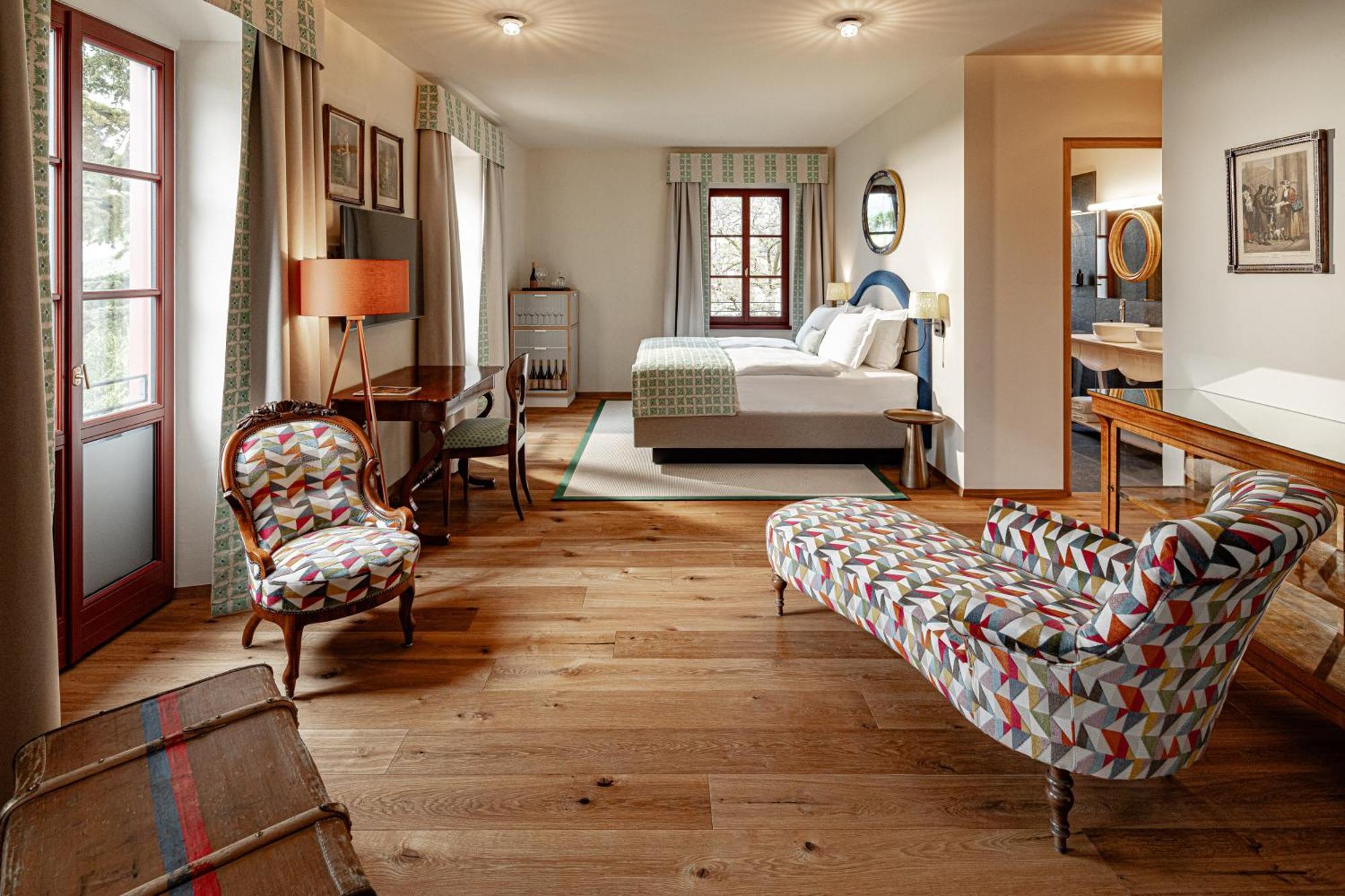 Deluxe Junior Suite,1708577708:JPEG