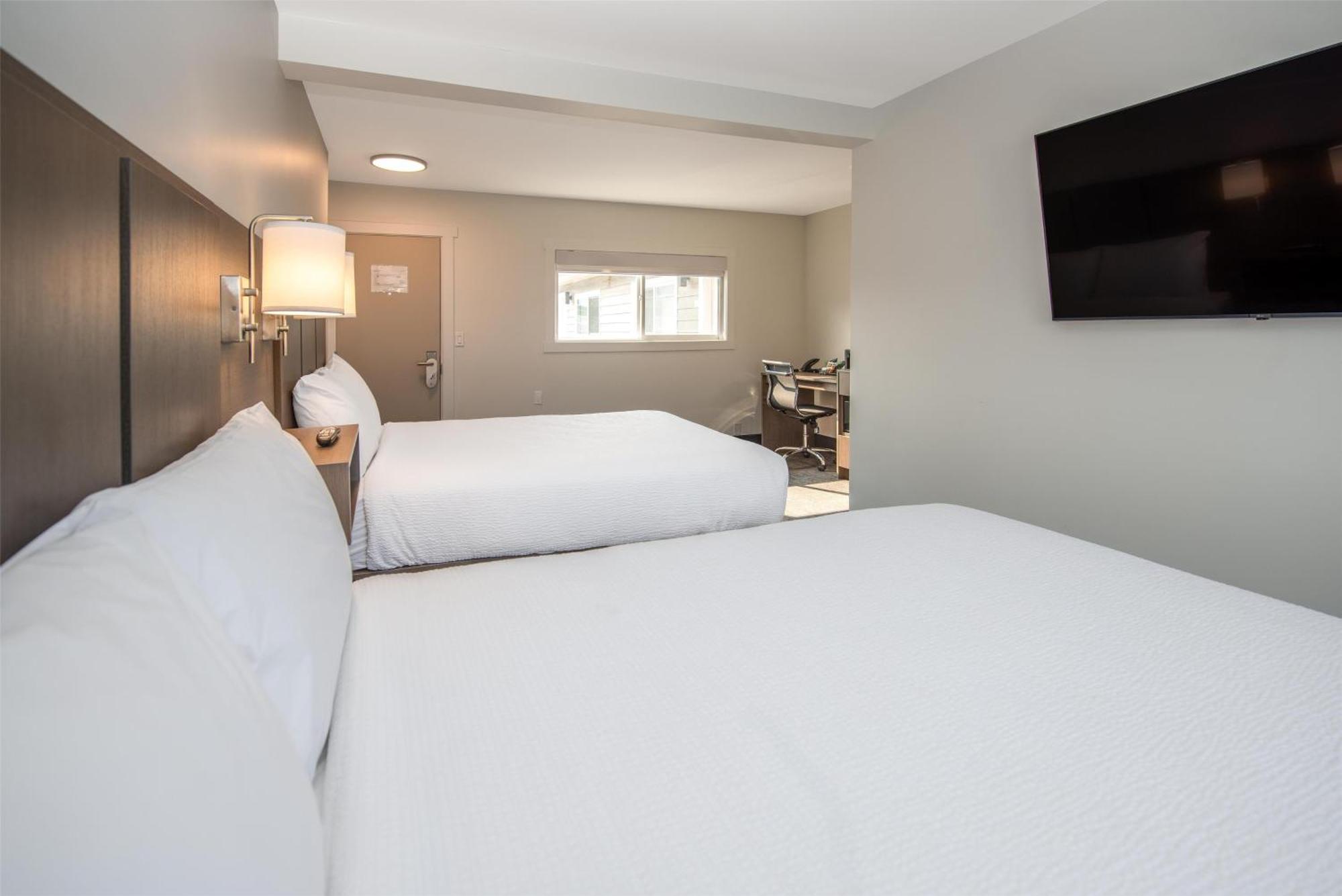 Standard Queen Room