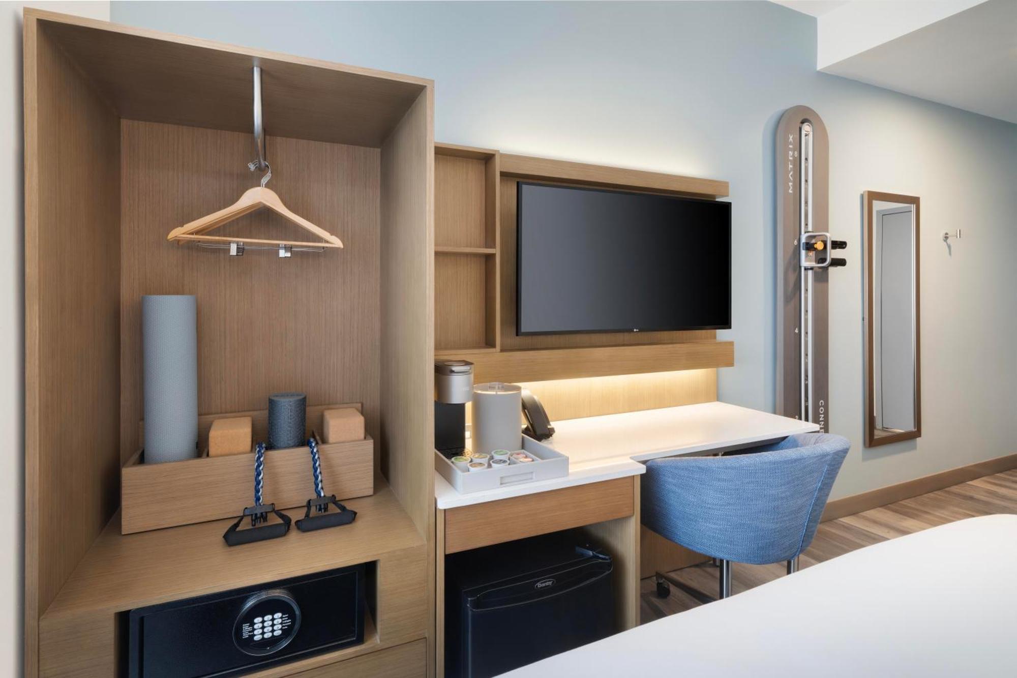 Standard Queen Room Mobility Accessible Roll Shower