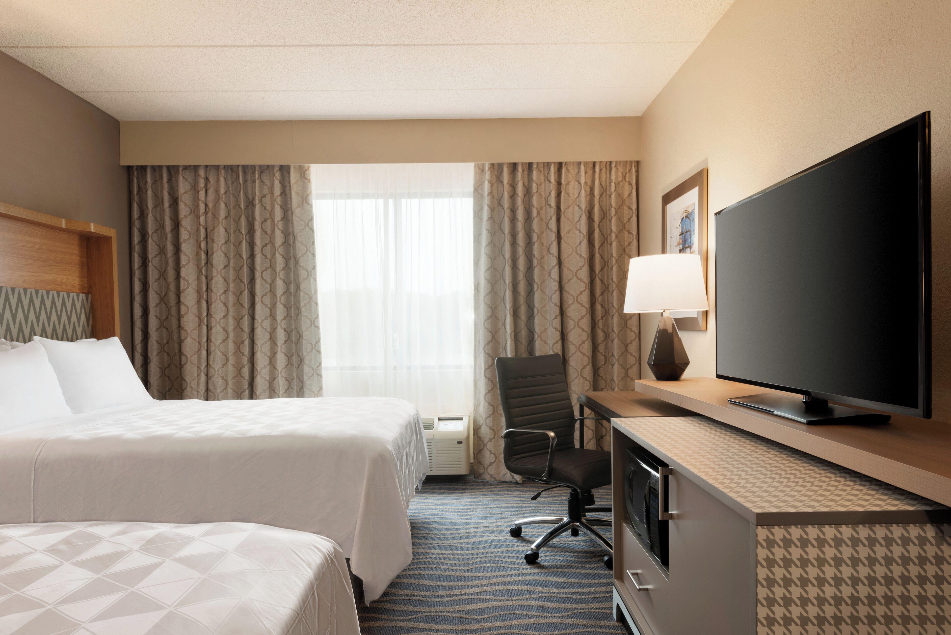 Standard Queen Room Two Queen Beds Communications Accessible