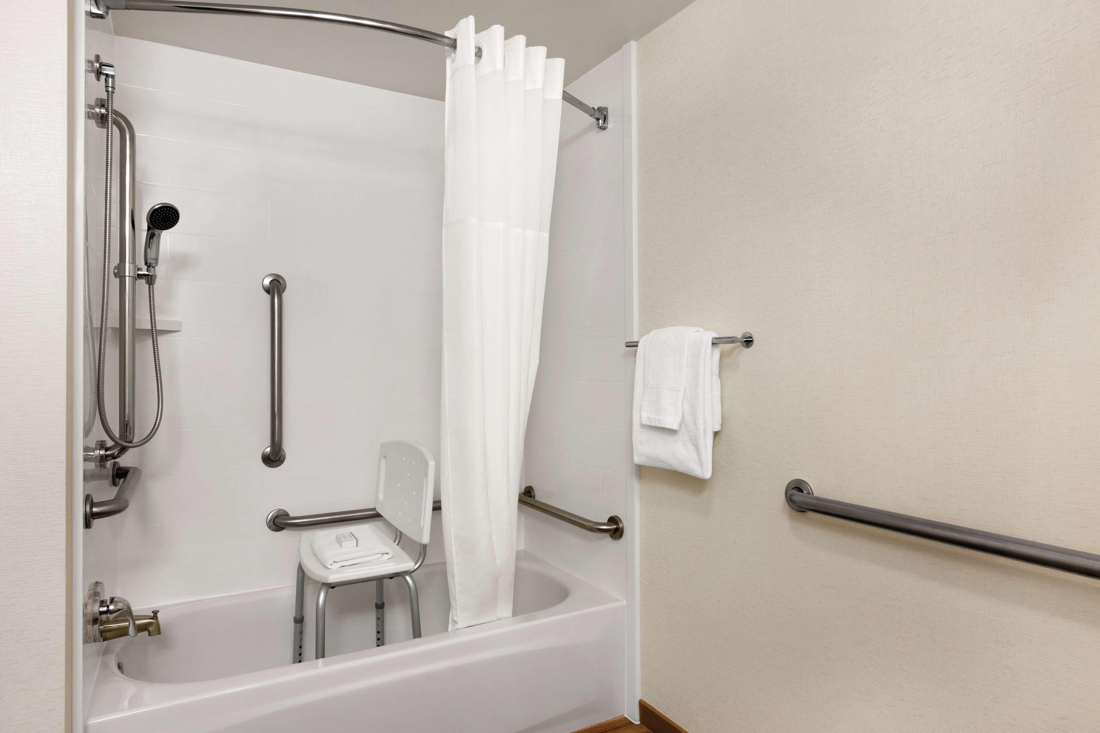 Queen Room Two Queen Beds Mobility or Hearing Accessible Bathtub Non-Smoking