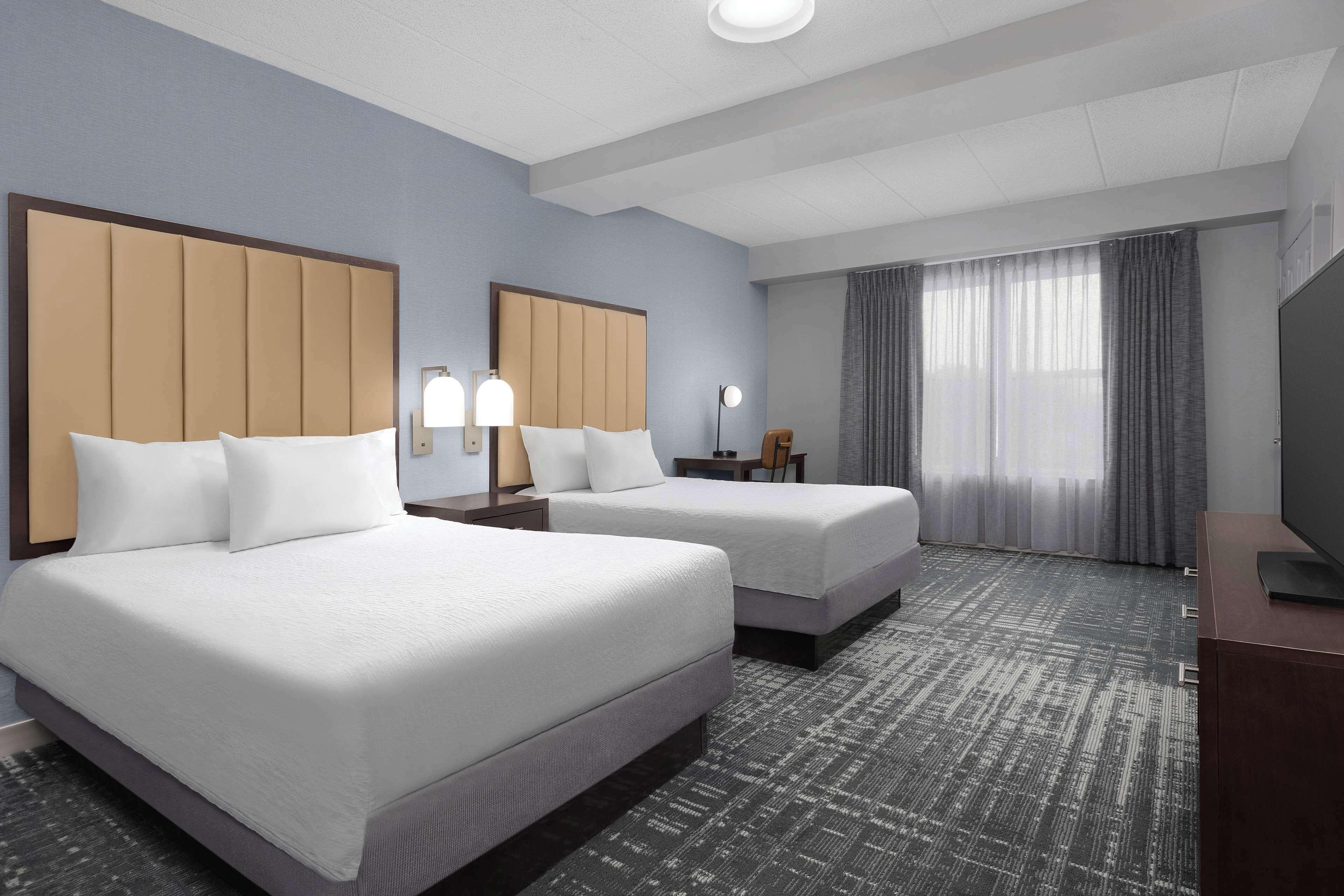 One-Bedroom Suite 2 Queen Beds Sofa Bed