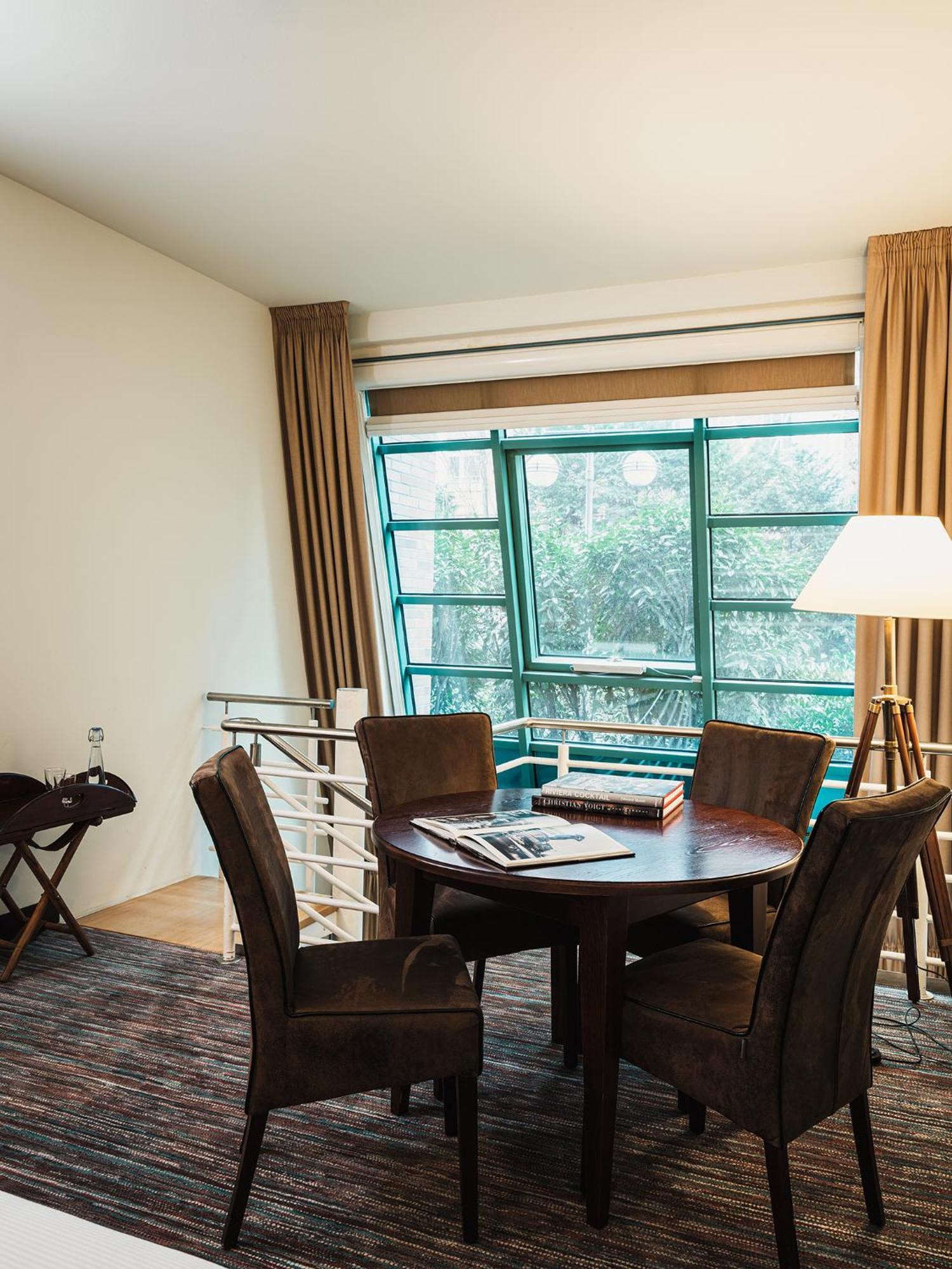 Maisonette Family Room