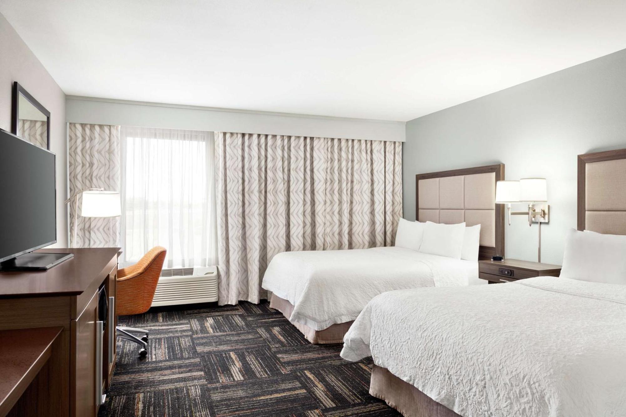 Queen Room Two Queen Beds Mobility Access or Non-Smoking