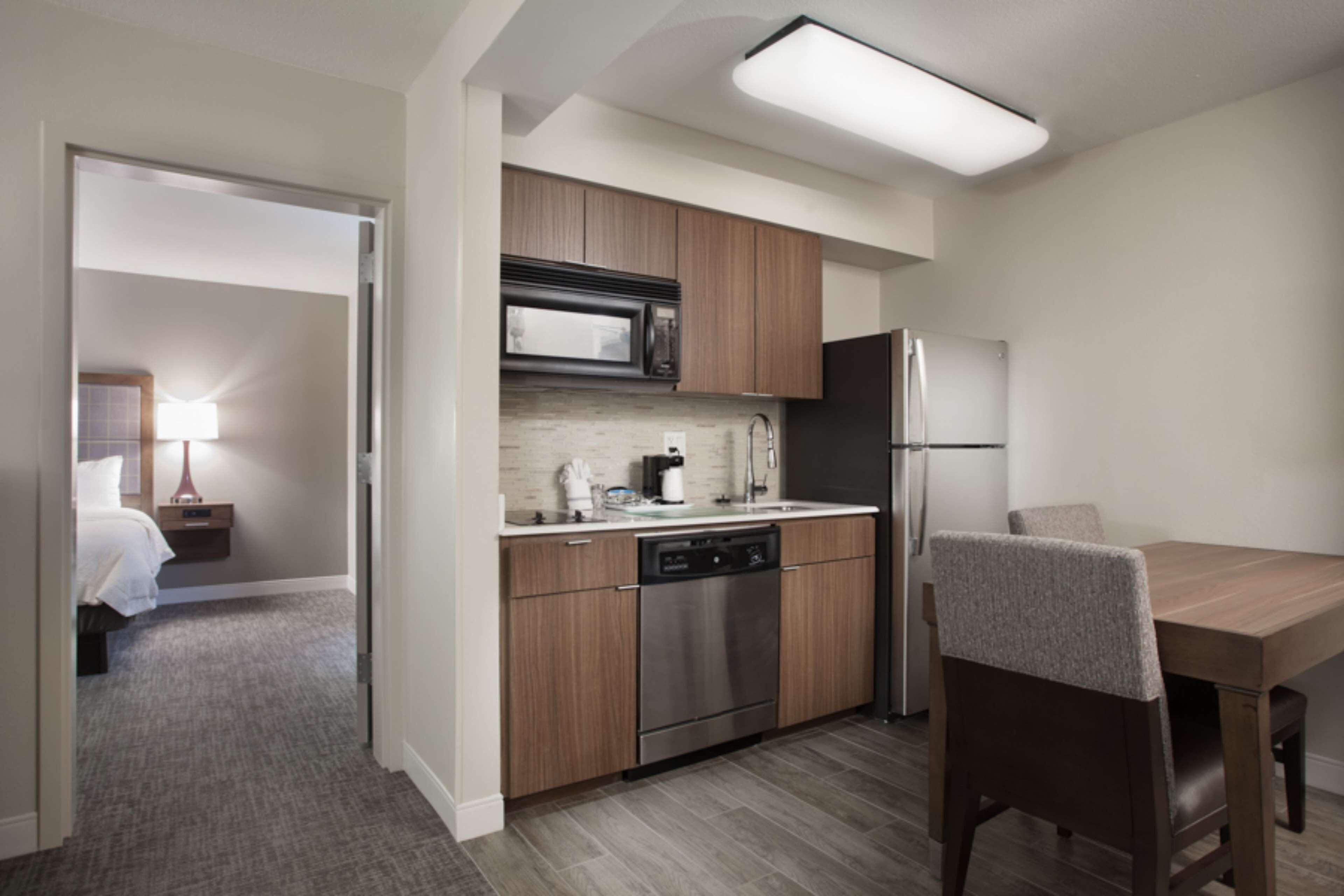 One-Bedroom King Suite Kitchen Non-Smoking