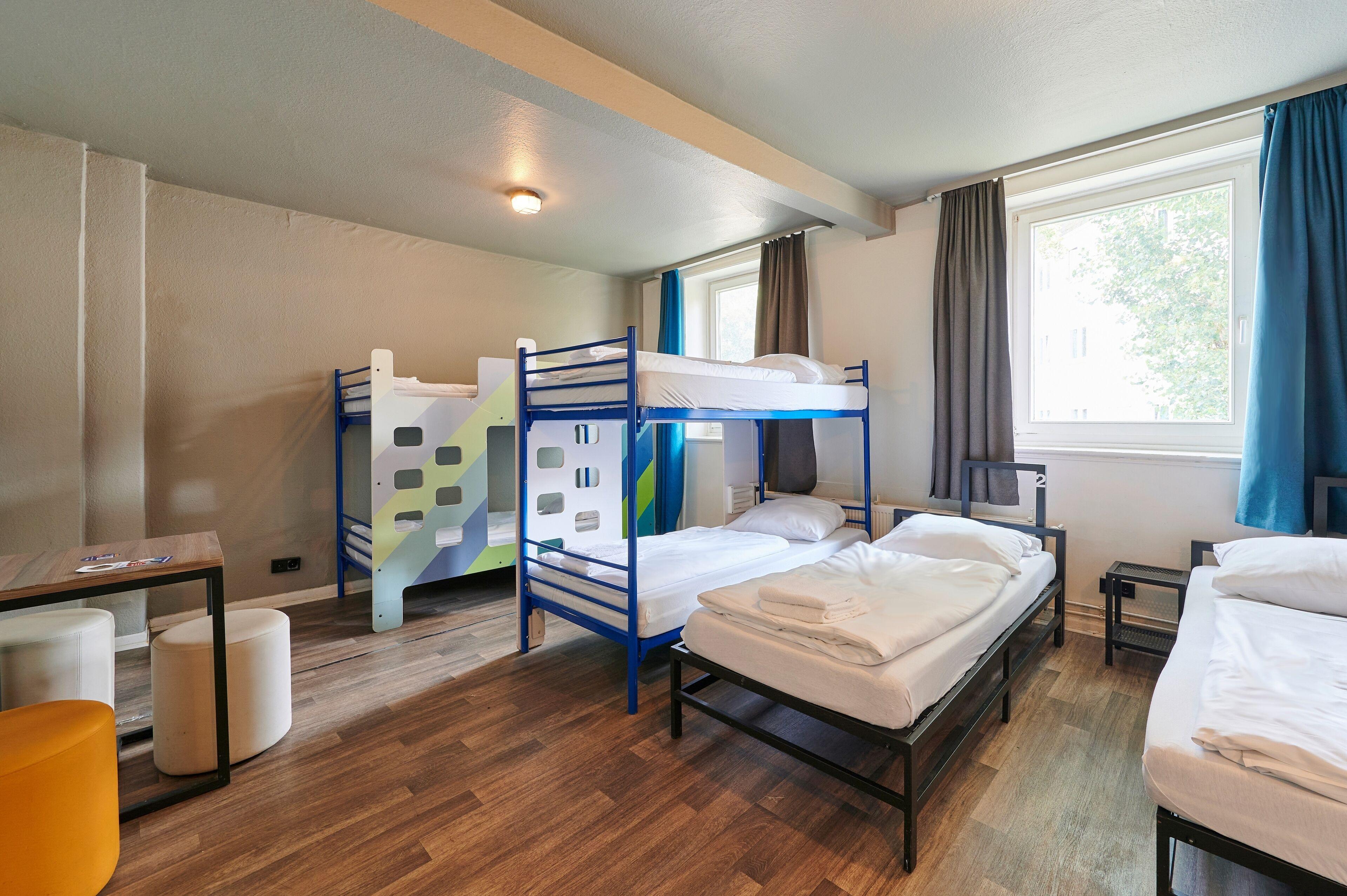 Bed 6-Bed Dormitory Room