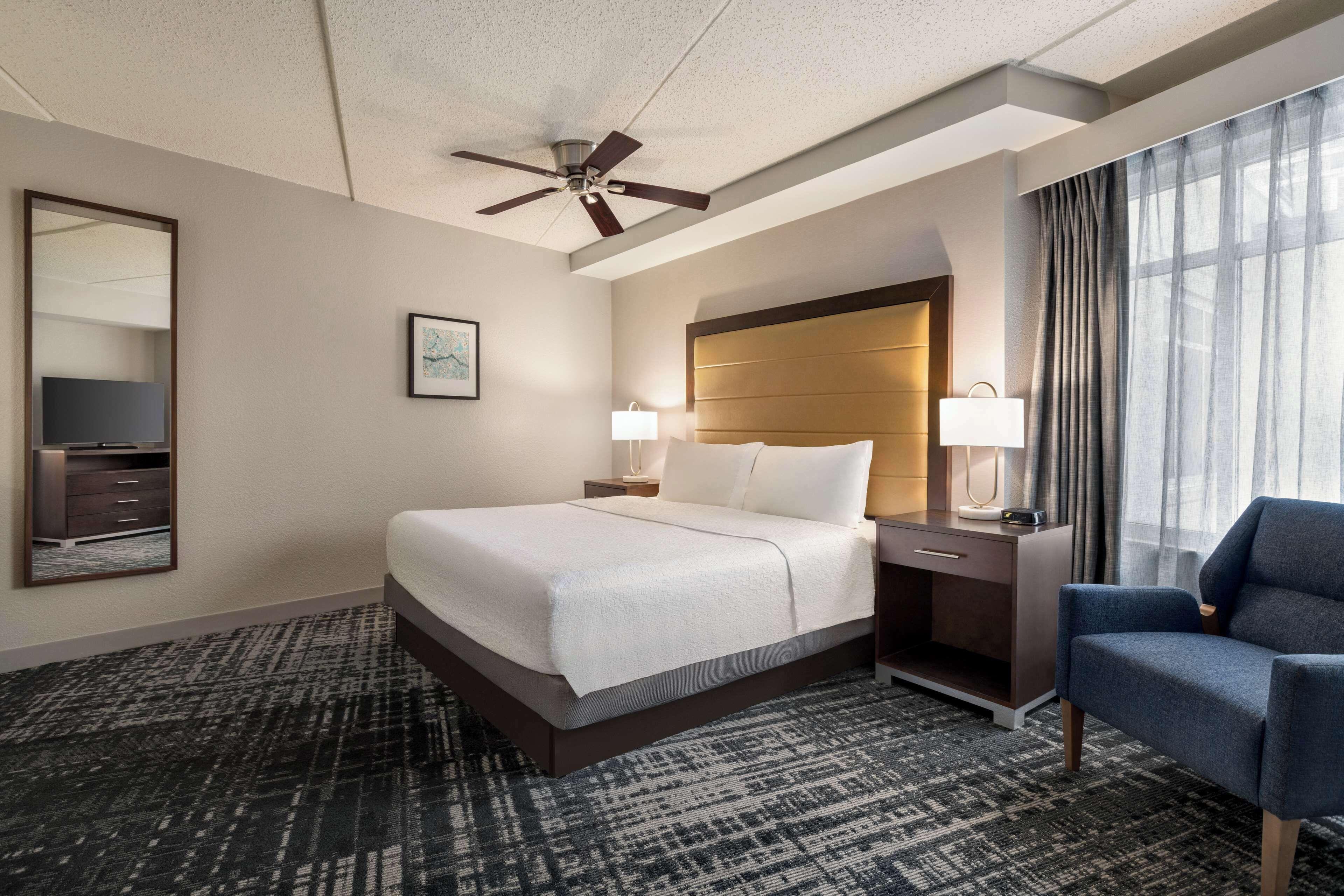 King Suite Mobility Access or Non-Smoking
