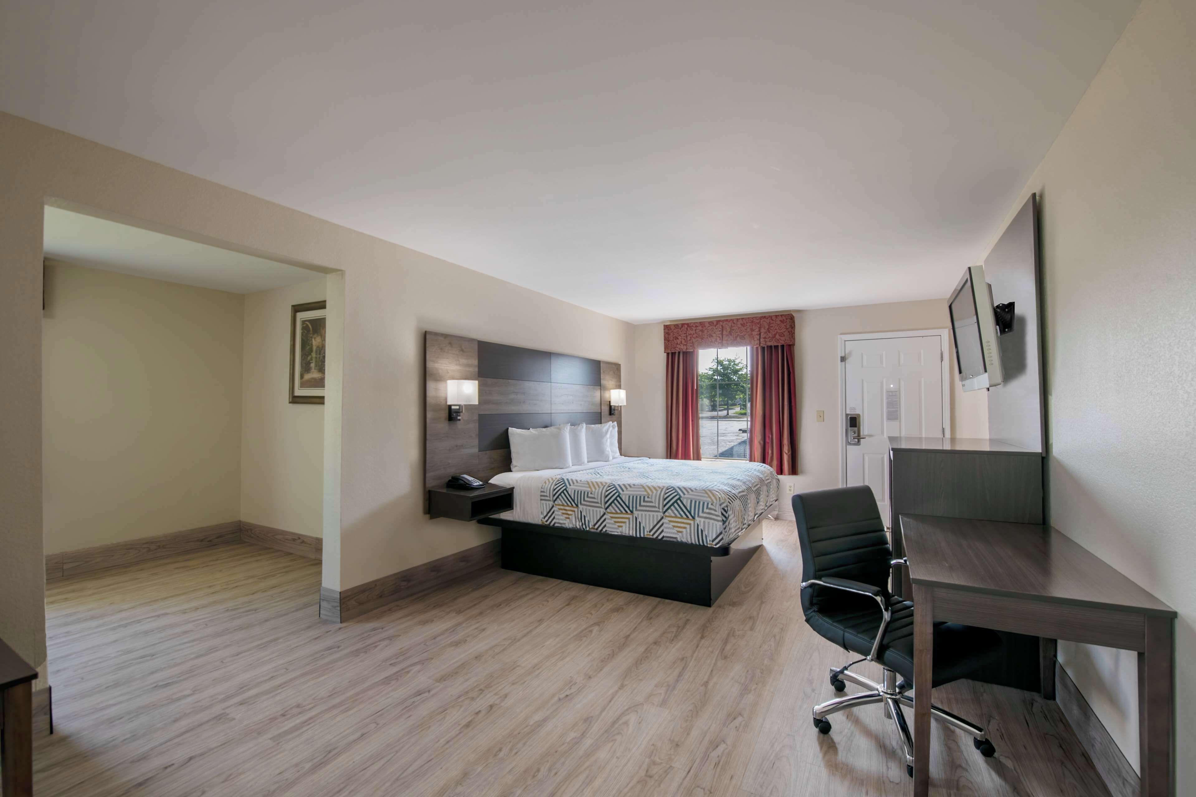 King Room with Spa Bath - Non-Smoking