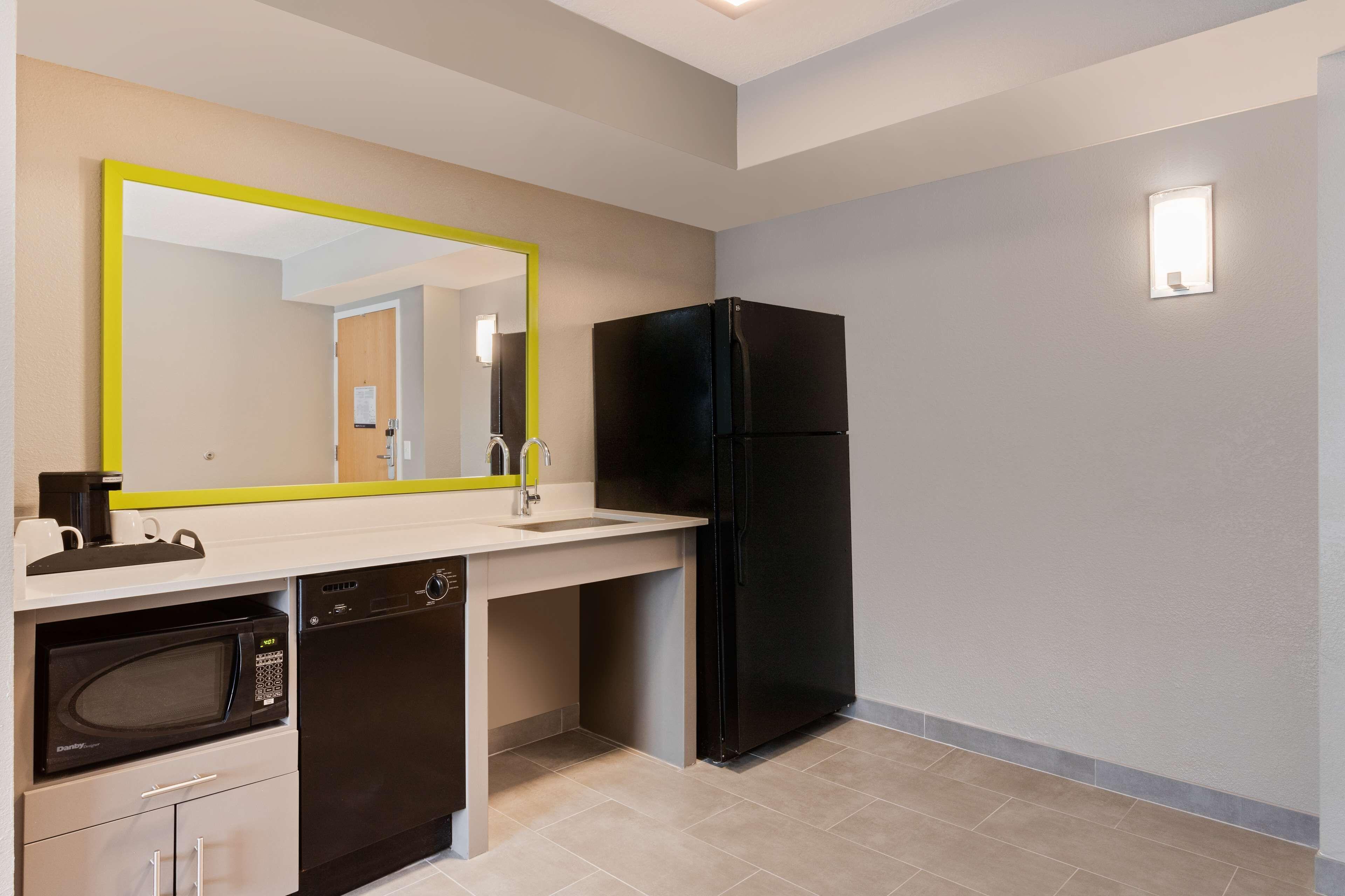 King Suite Shower Mobility or Hearing Access