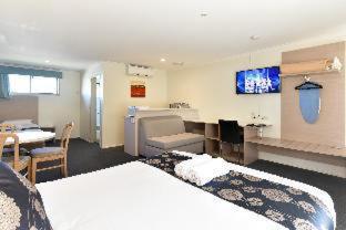 Executive Queen Room Kitchenette Not Pet Friendly