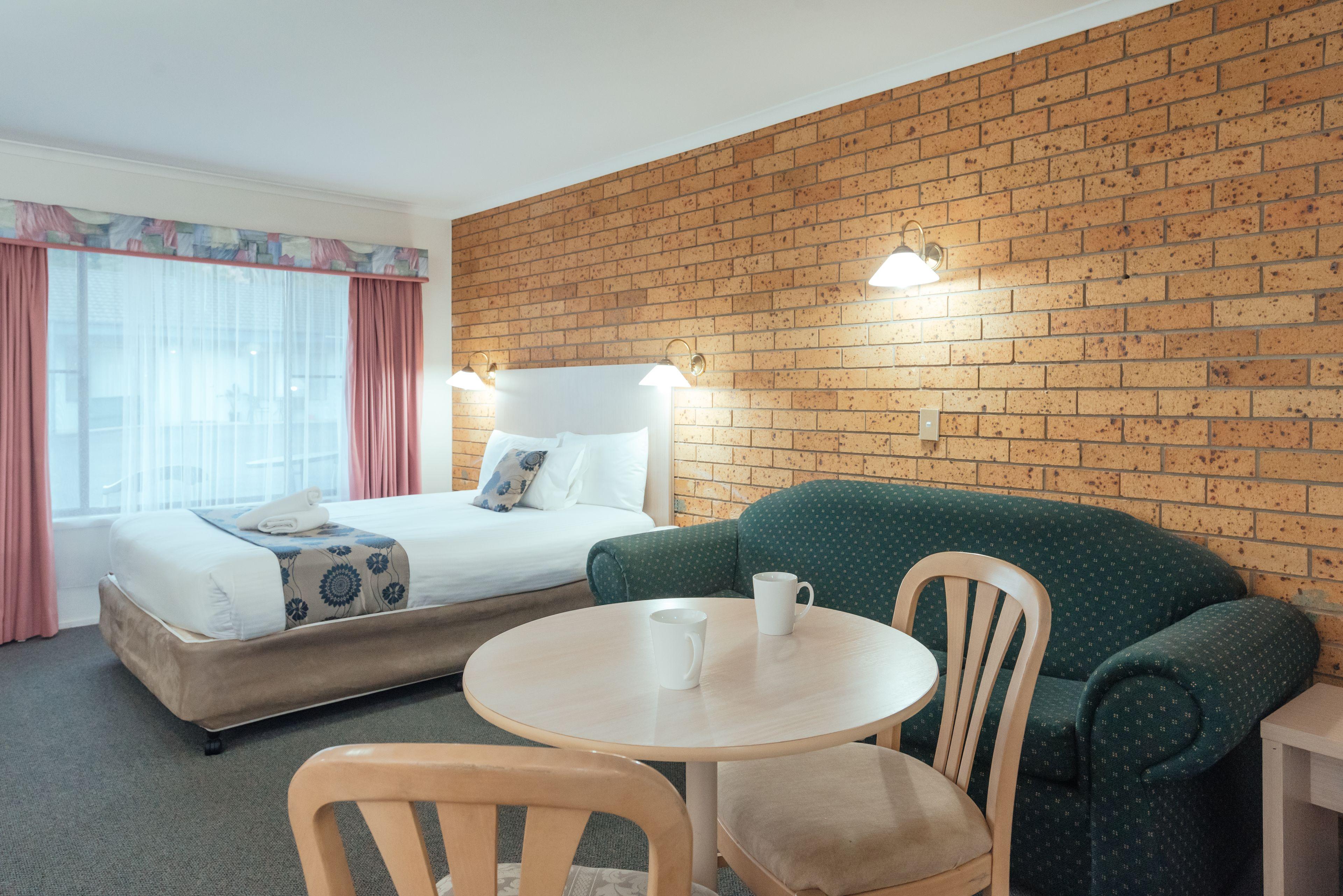 Executive Queen Room Not Pet Friendly