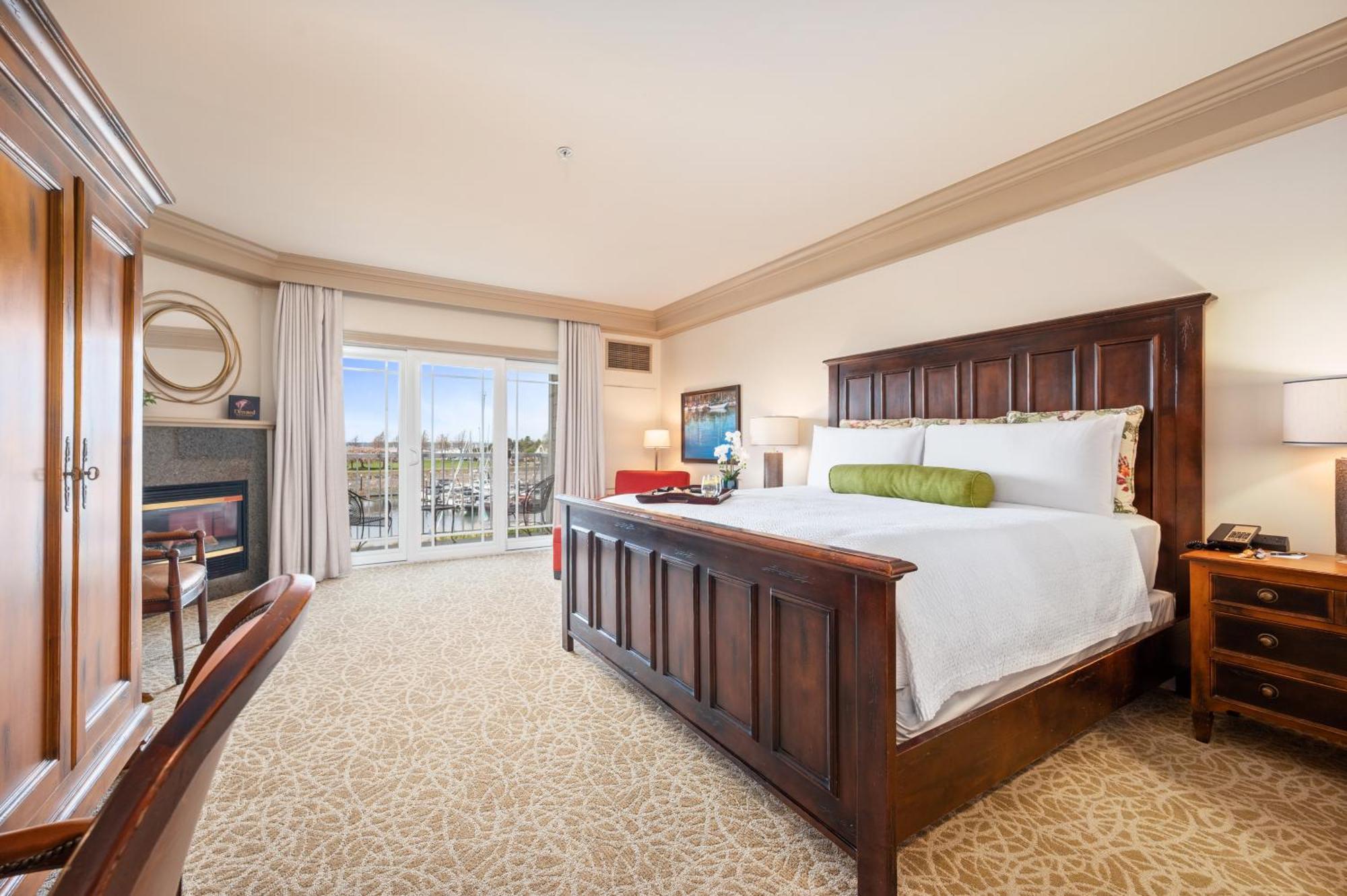 Deluxe King Room