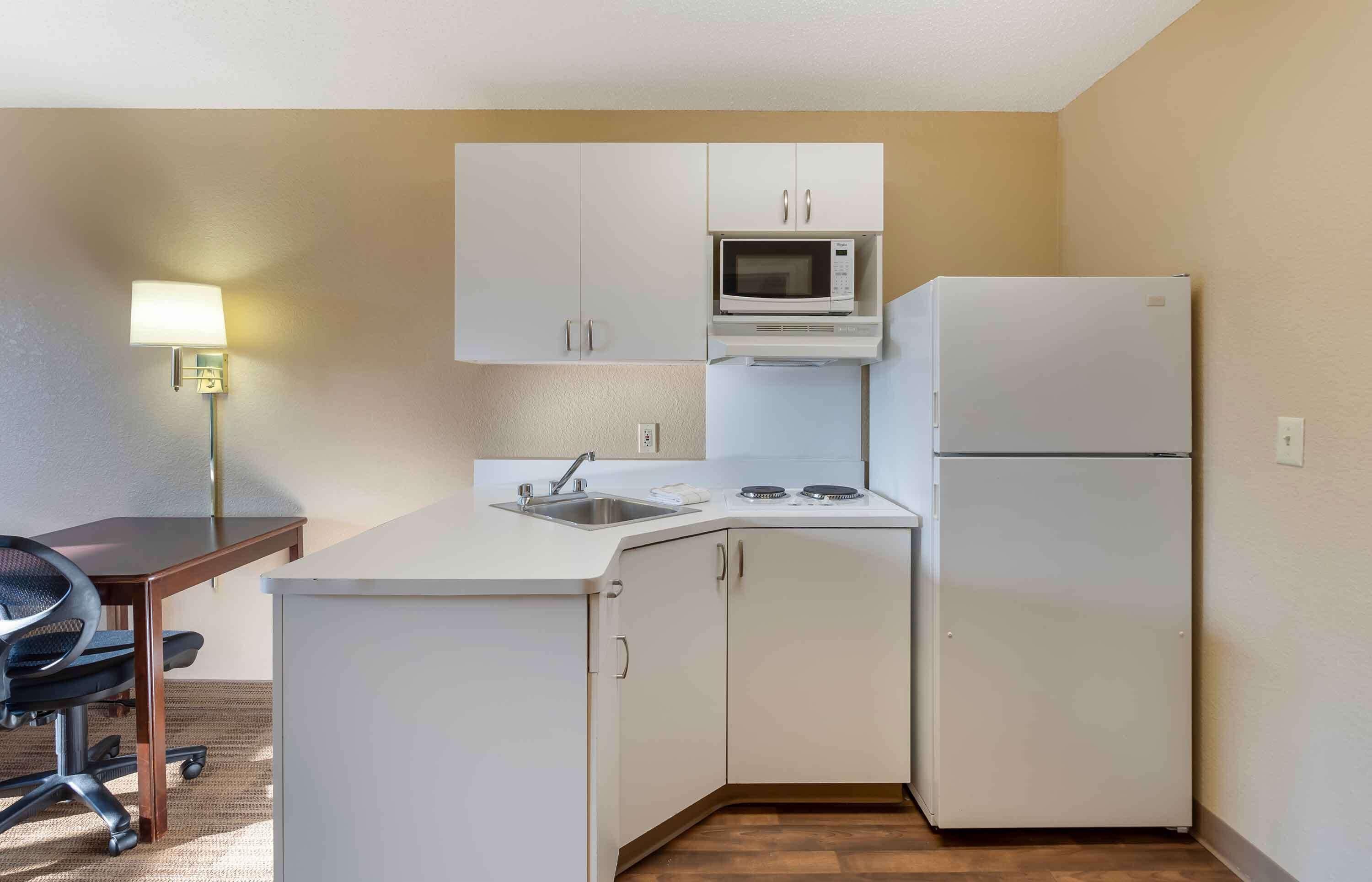 Studio 1 King Bed Non-Smoking