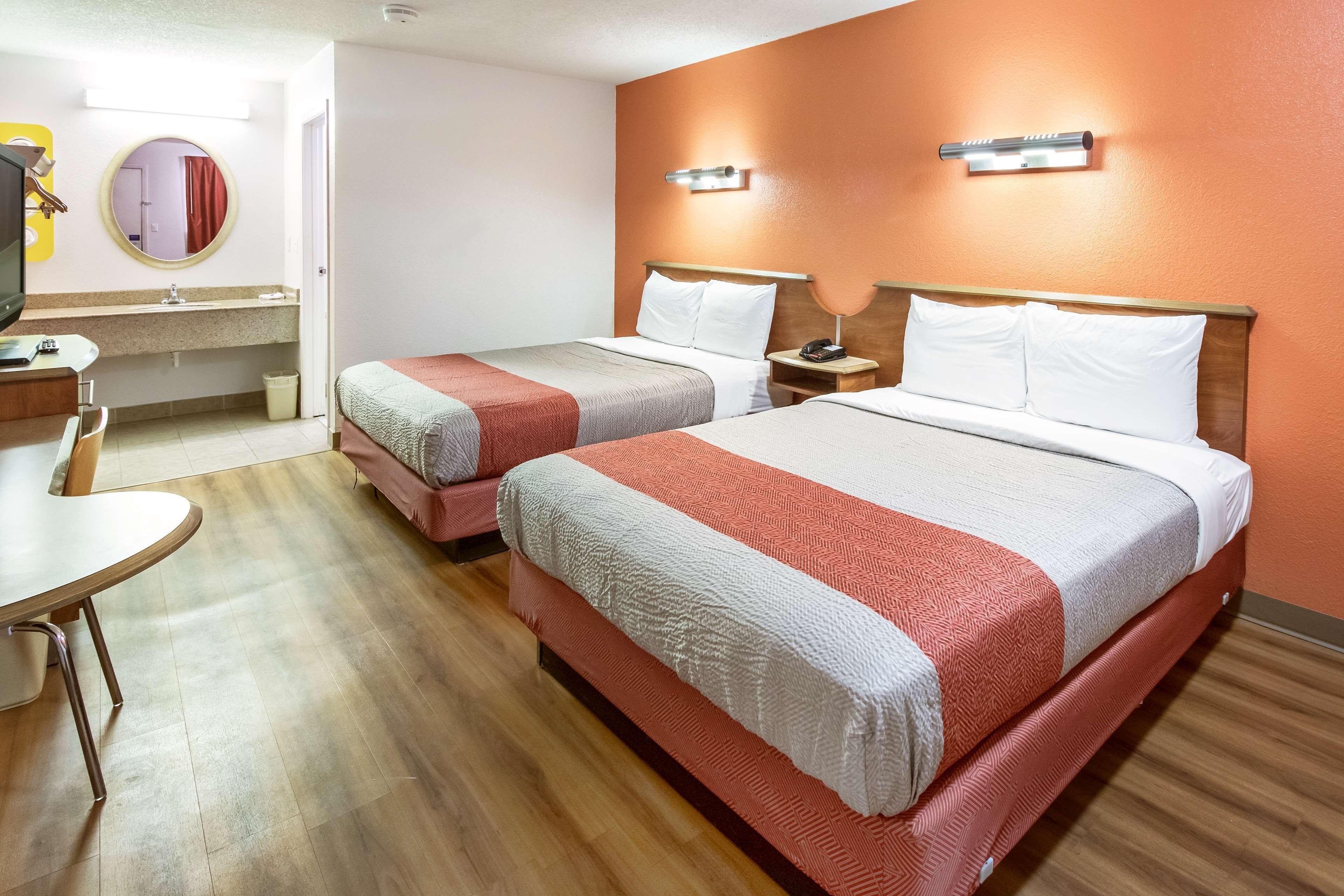 Queen Room Two Queen Beds Non-Smoking