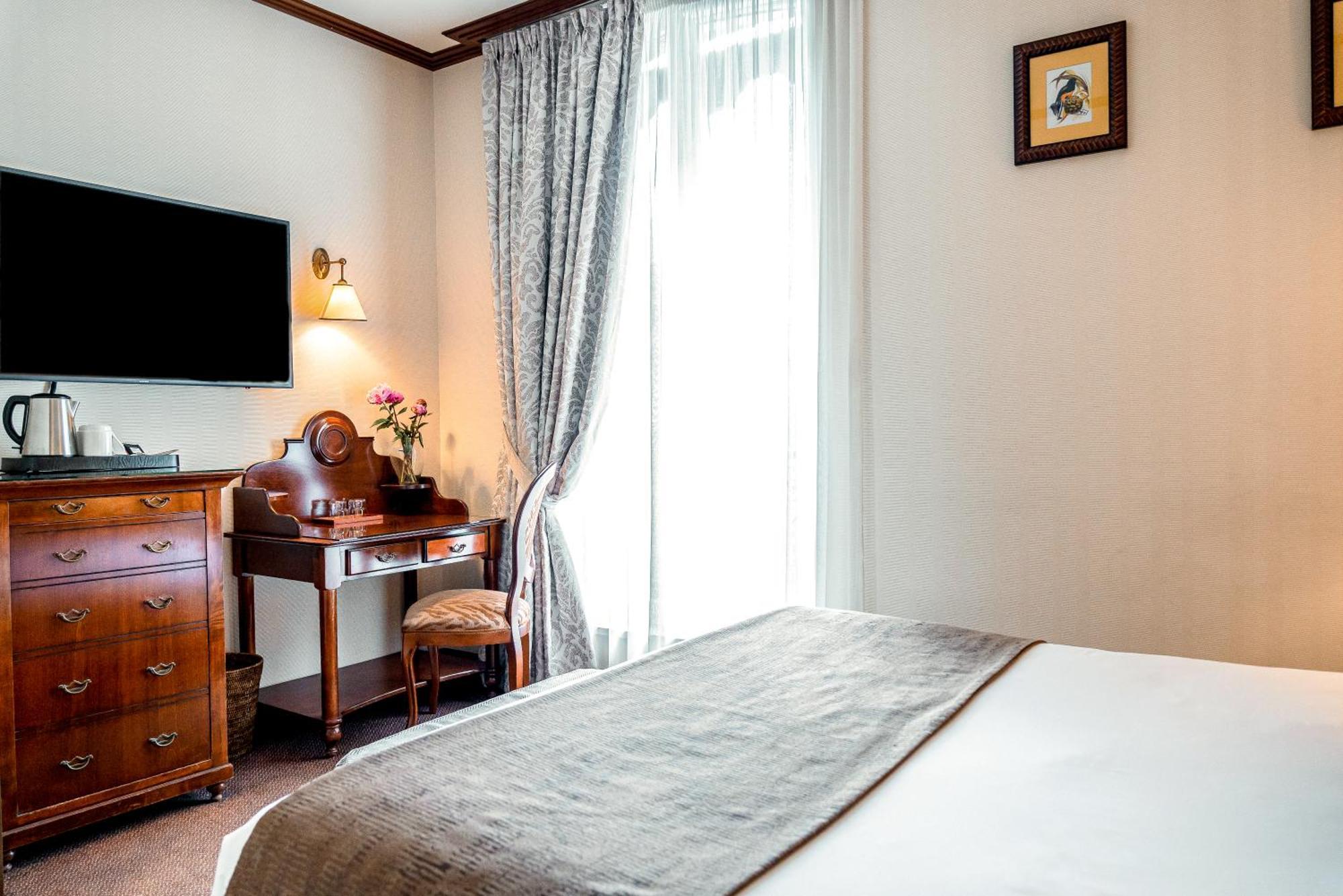 Classic Double Room