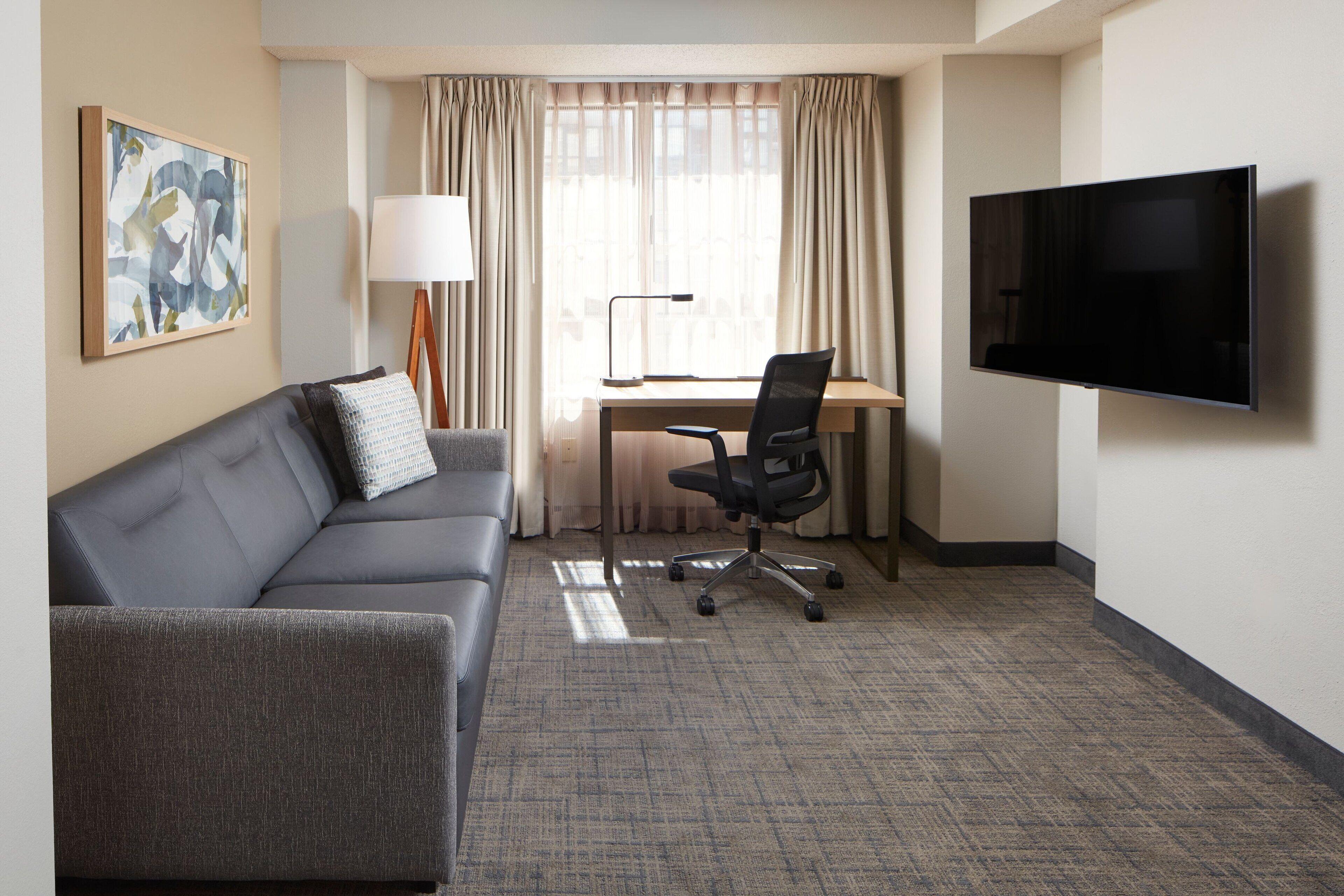 One-Bedroom Queen Suite Sofa Bed