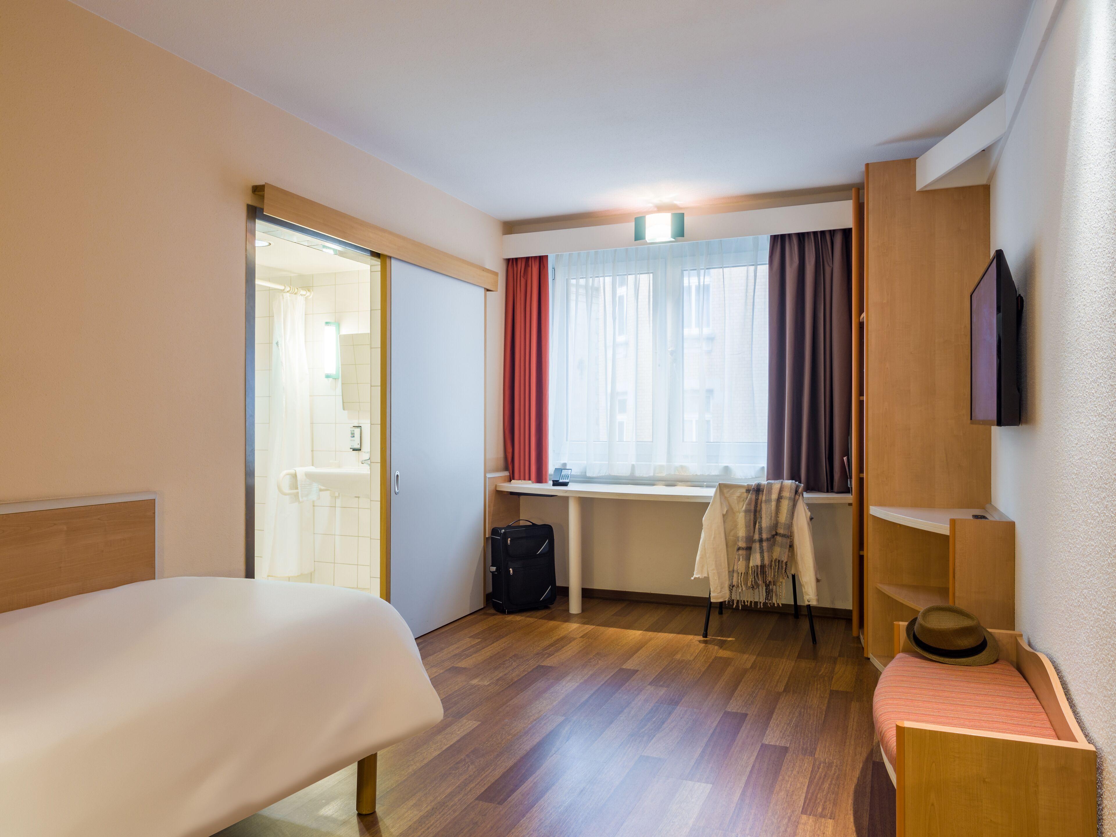 Standard Twin Room Accessible