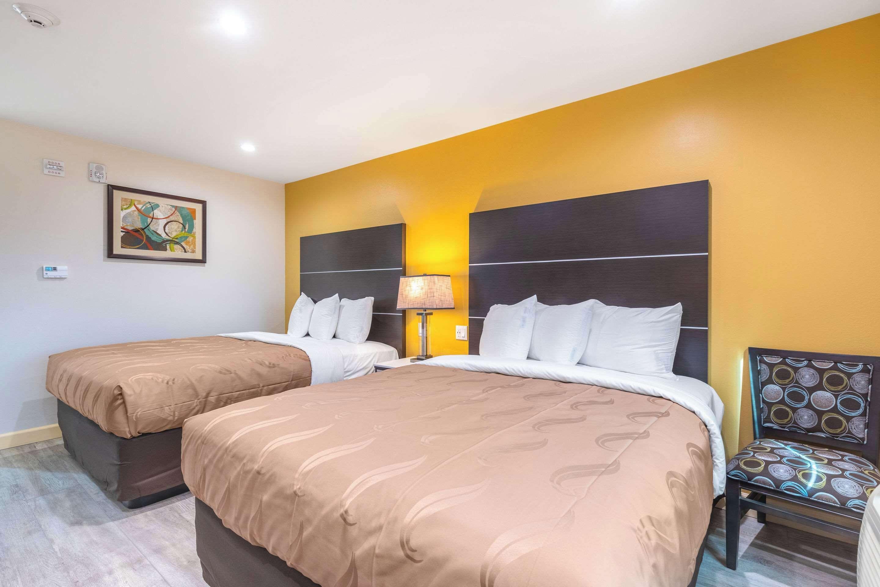 Queen Room Two Queen Beds Disability Access or Non-Smoking or Near Lobby