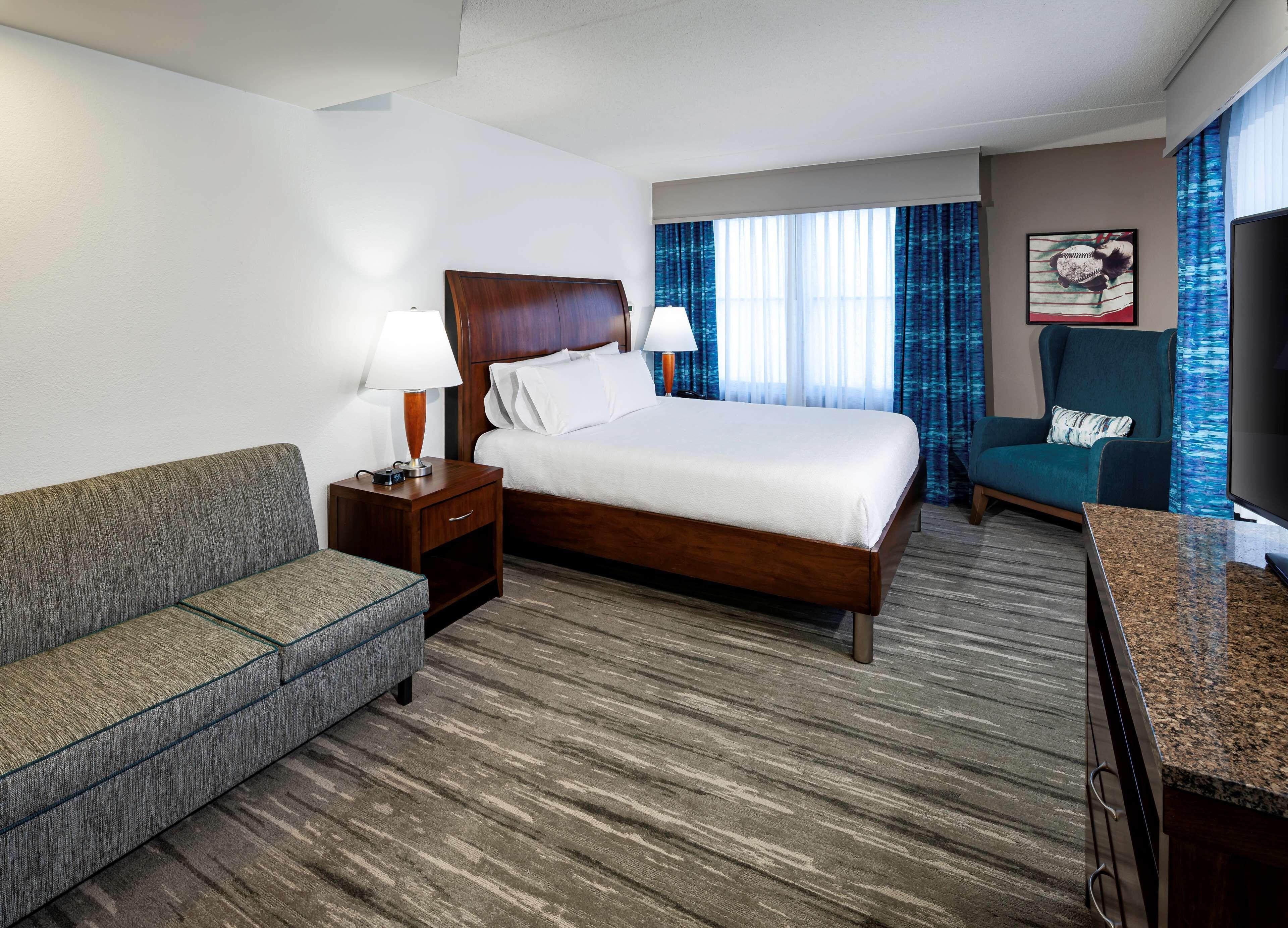 One-Bedroom King Suite