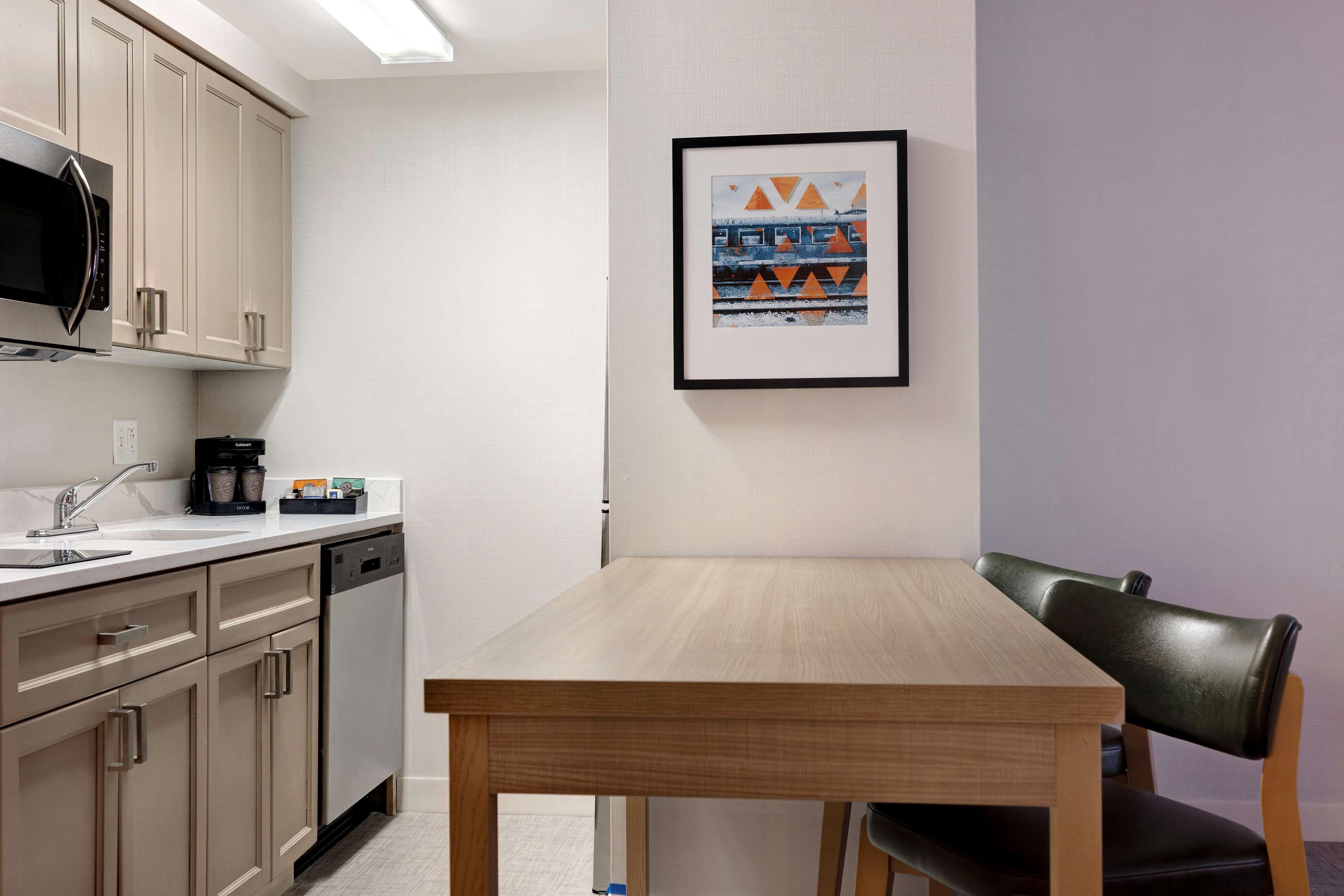 One-Bedroom King Suite