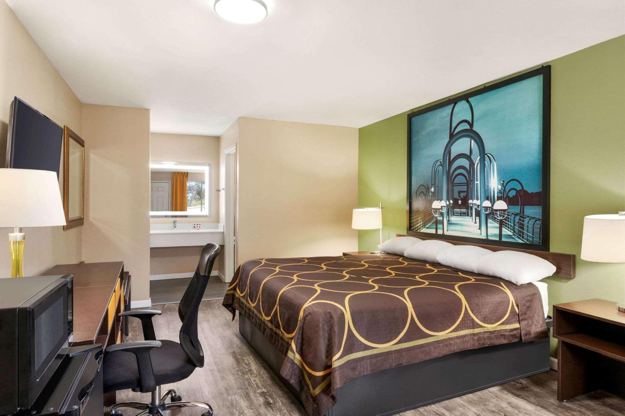 King Room Mobility Access or Non-Smoking