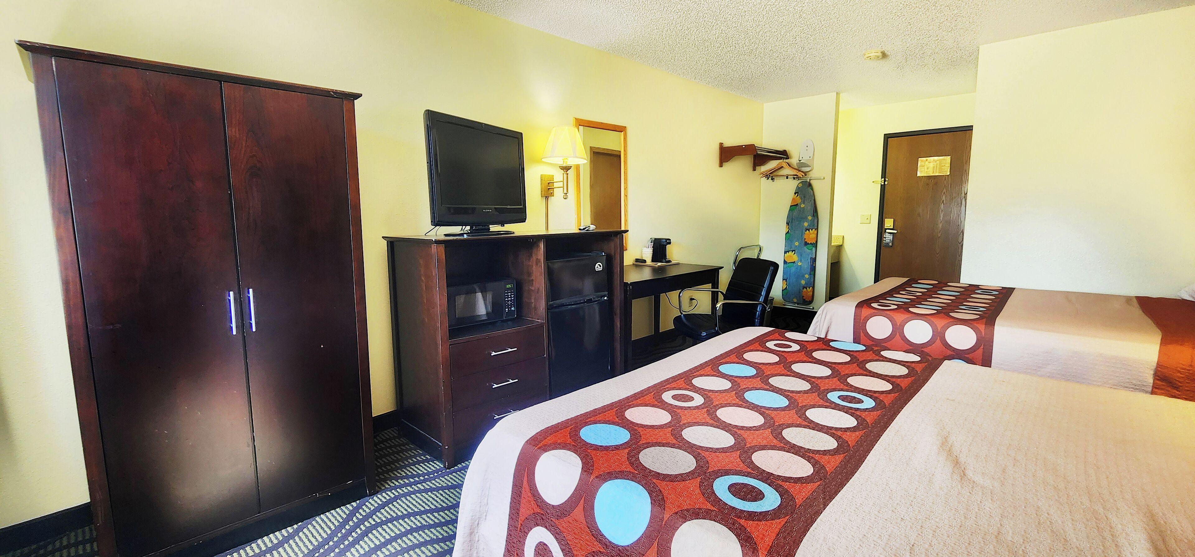 Queen Room Two Queen Beds Non-Smoking