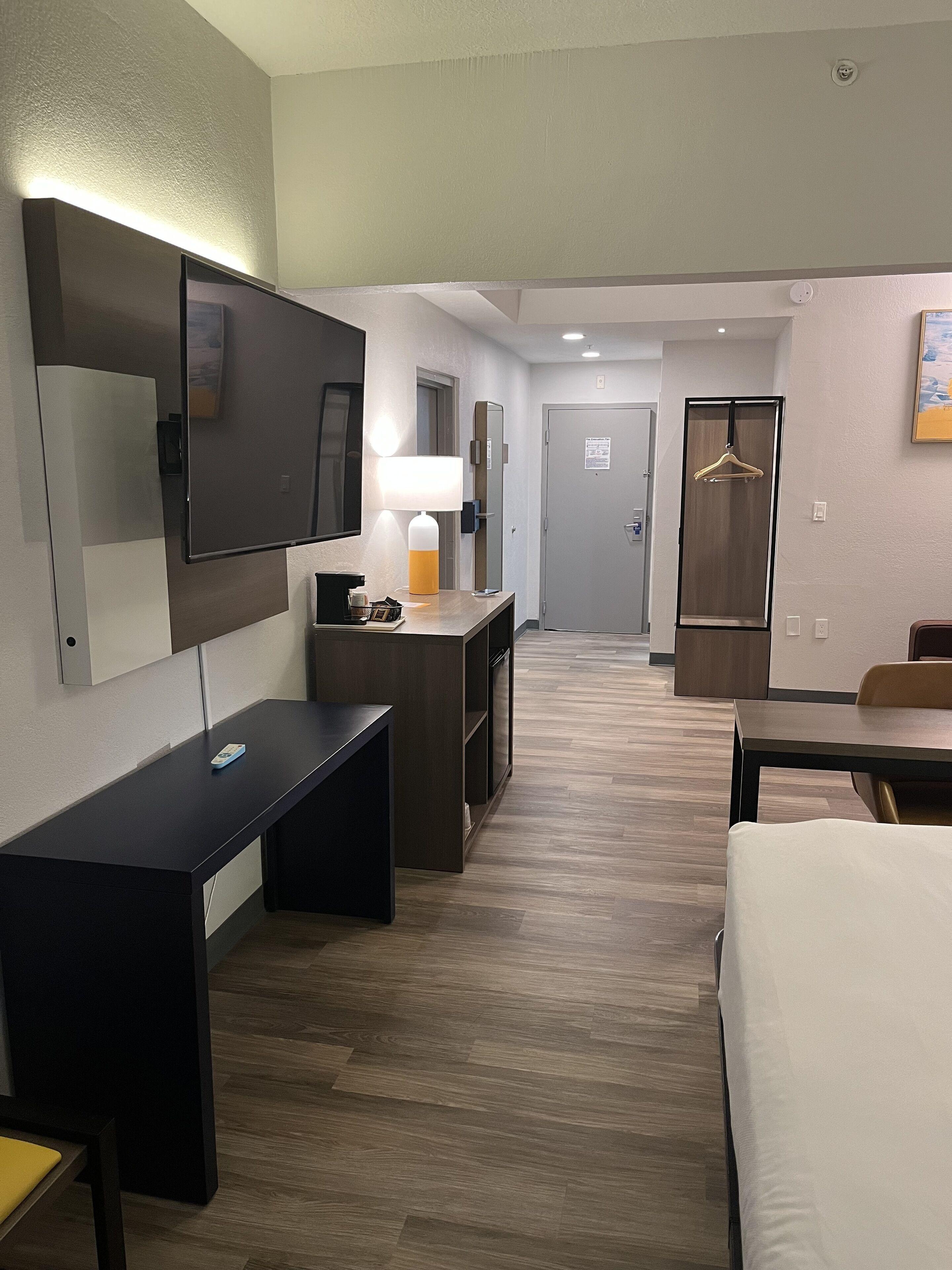 King Suite Accessible or Non-Smoking