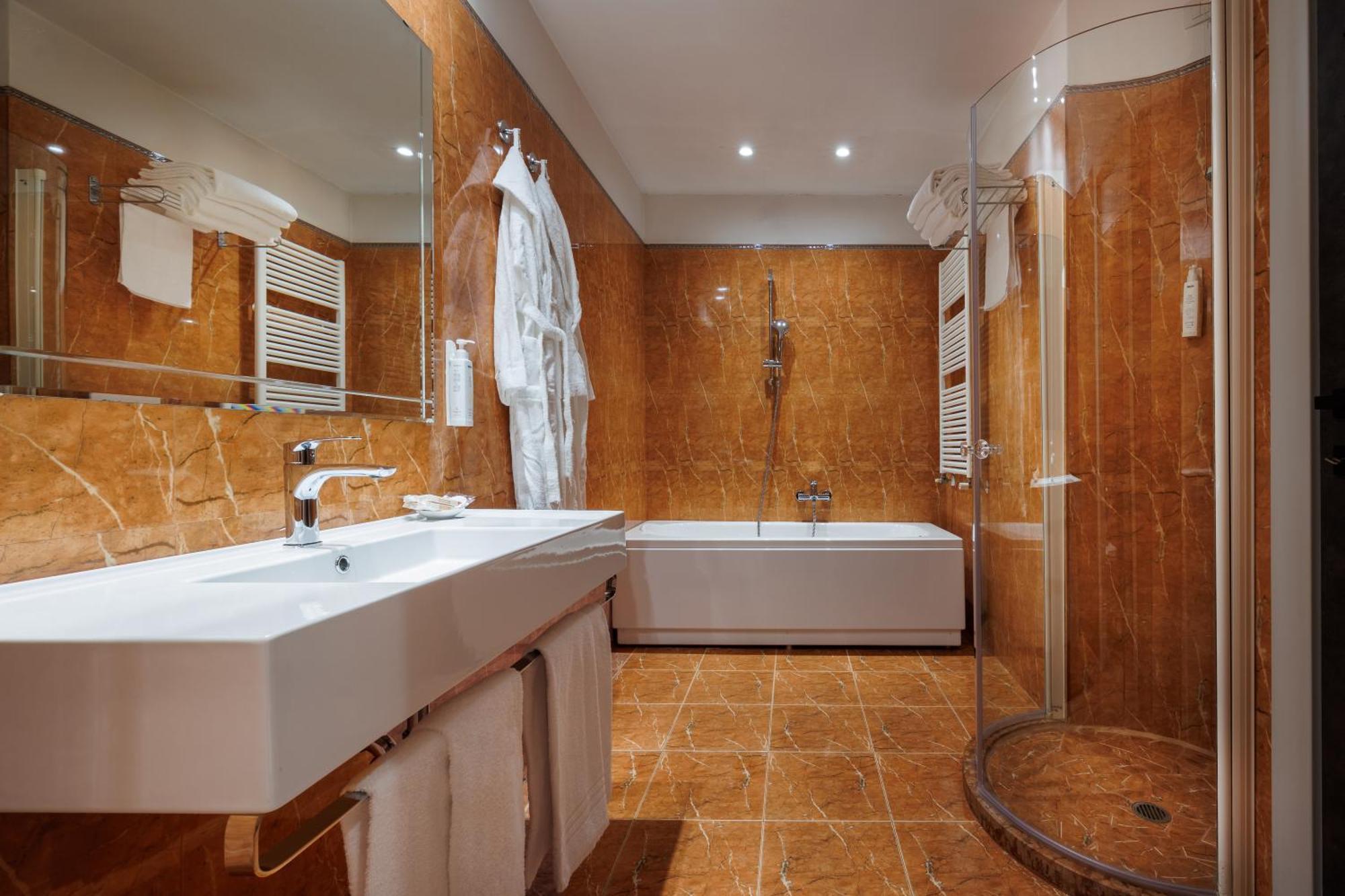 Junior Suite Side Sea View