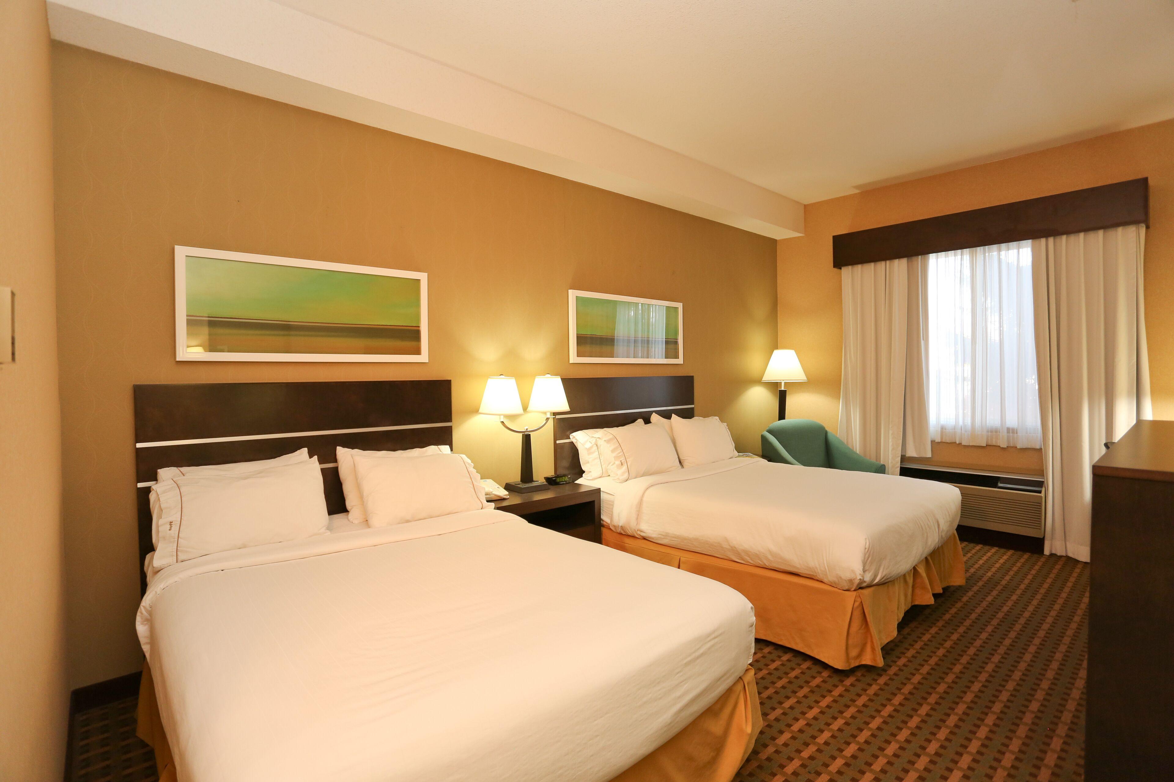 Standard Queen Room with Two Queen Beds, Sofa Bed and Wet Bar